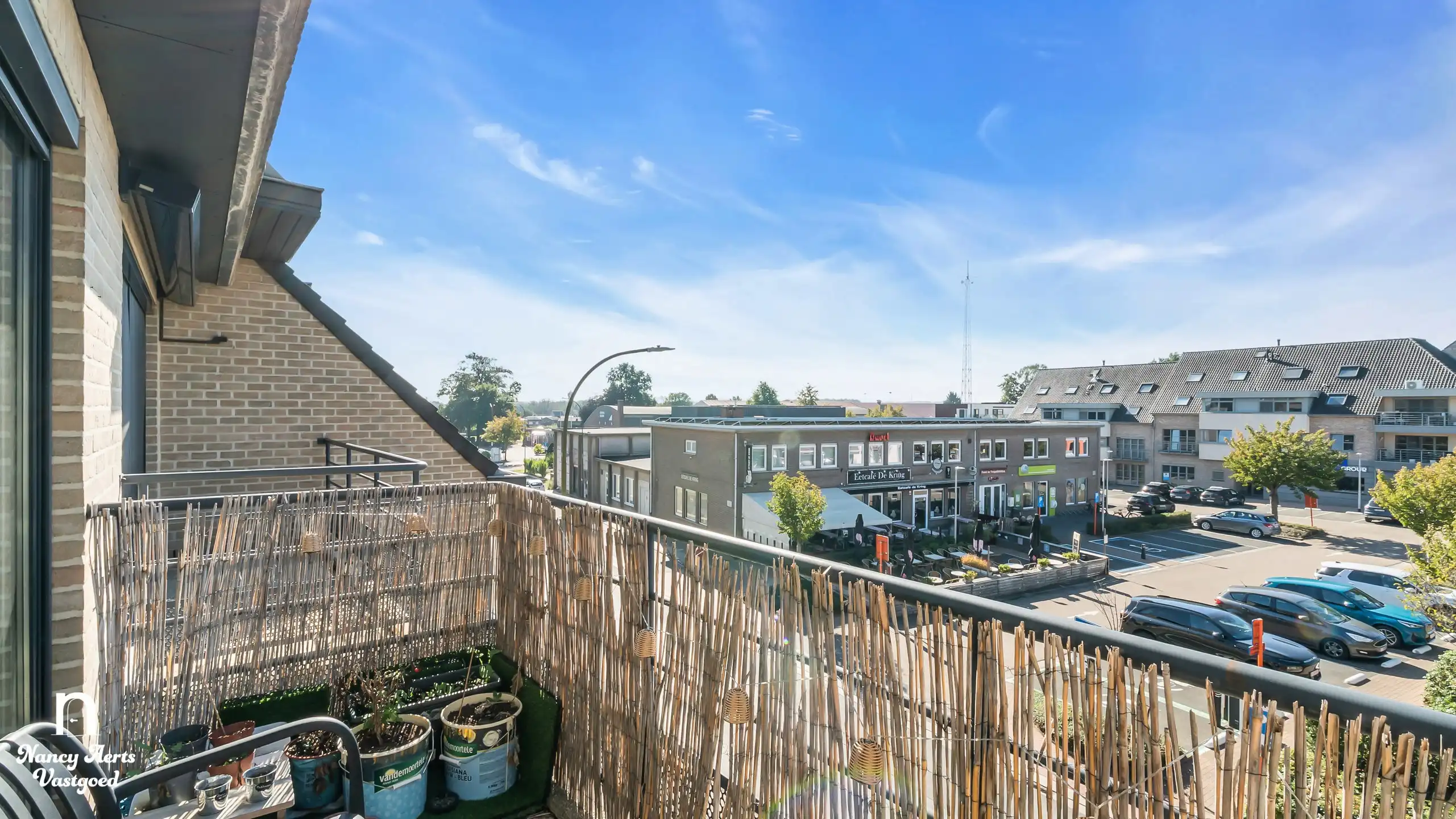Ruim duplexappartement met terras, garage en topligging foto 3