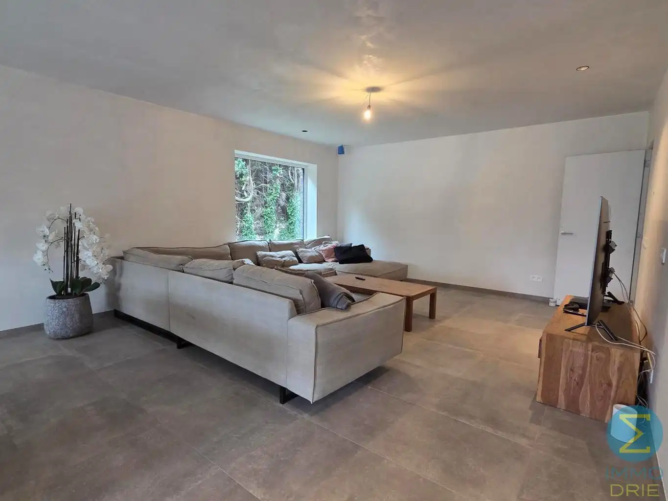 Hoogwaardig afgewerkte nieuwbouwwoning nabij het centrum. foto 3
