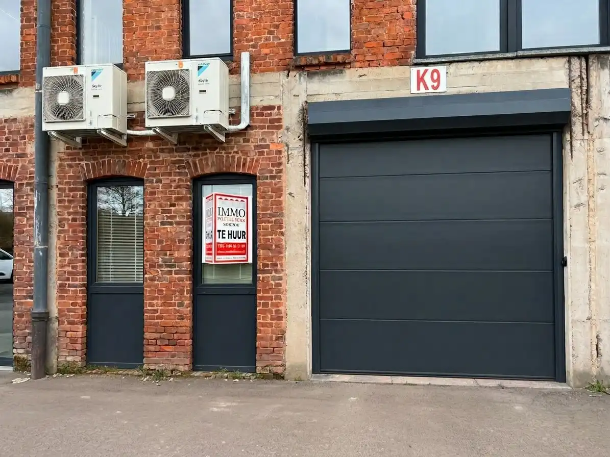 Magazijn van 220m² op commercieel centrum Pottelberg foto 11