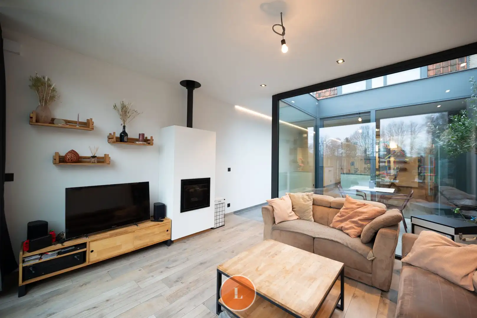 Gerenoveerde woning met loods (100m²) te koop in Menen foto 7