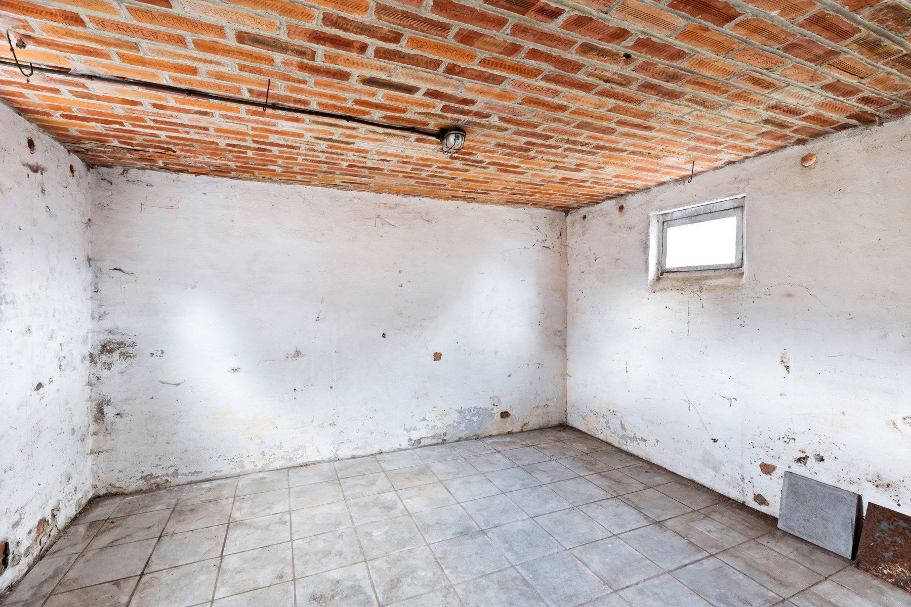 Te renoveren woning in bijzonder rustige straat in Aalter foto 10