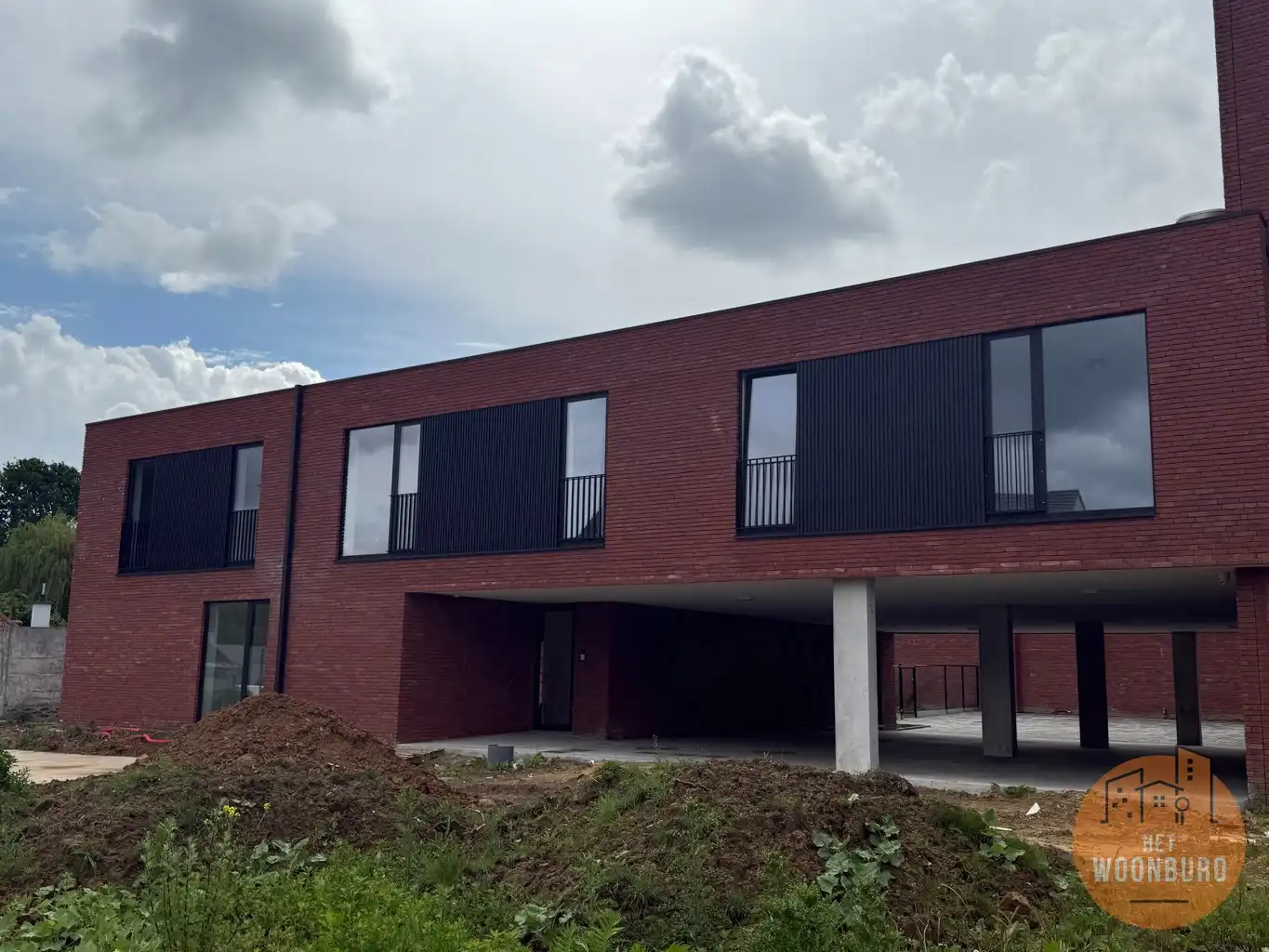 Nieuwbouw app. met 2 slpks, terras, tuin en 2 staanplaatsen foto {{pictureIndex}}