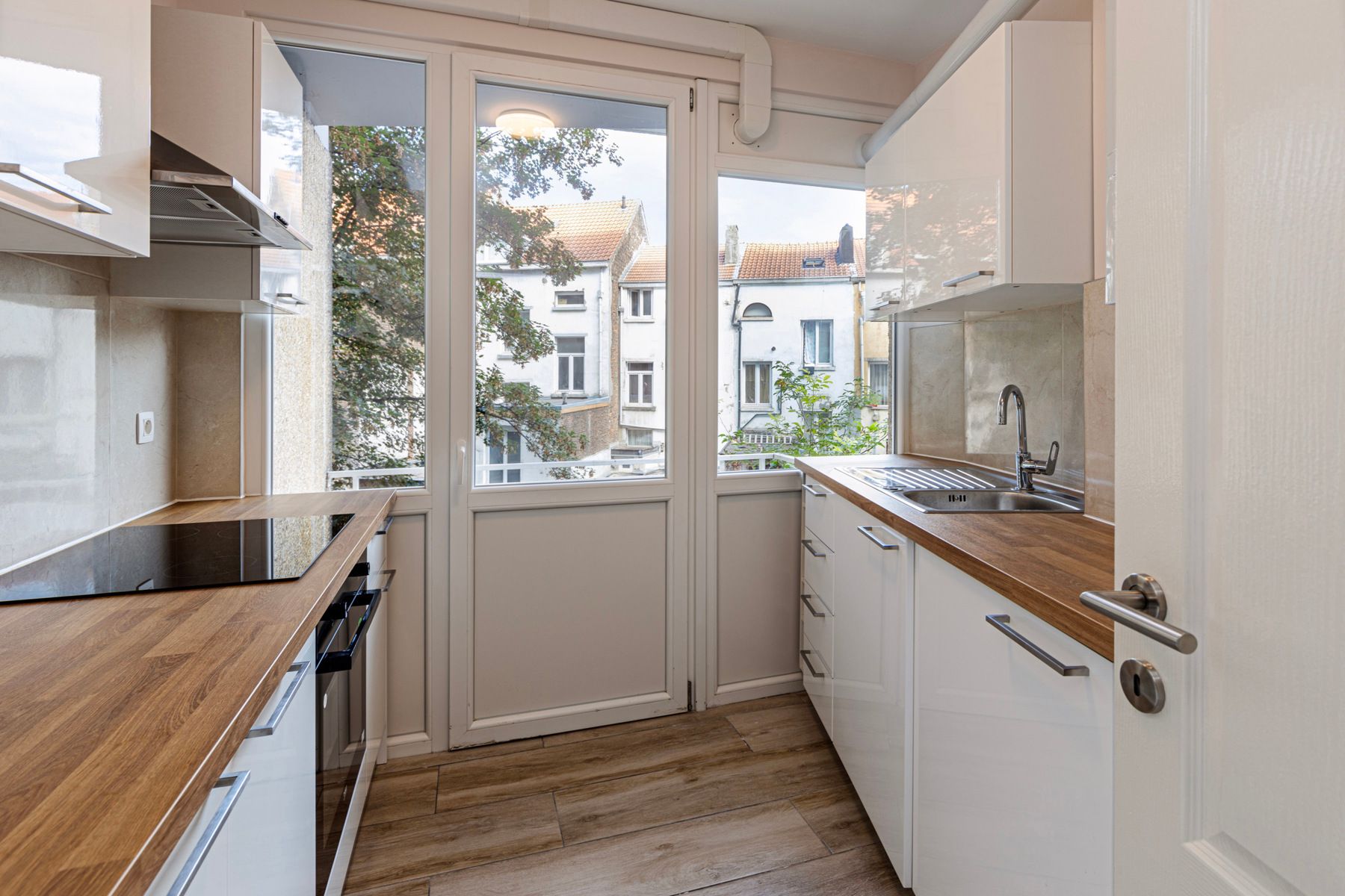 Totaal gerenoveerd 1 slpk appartement met goede EPC-score foto 5