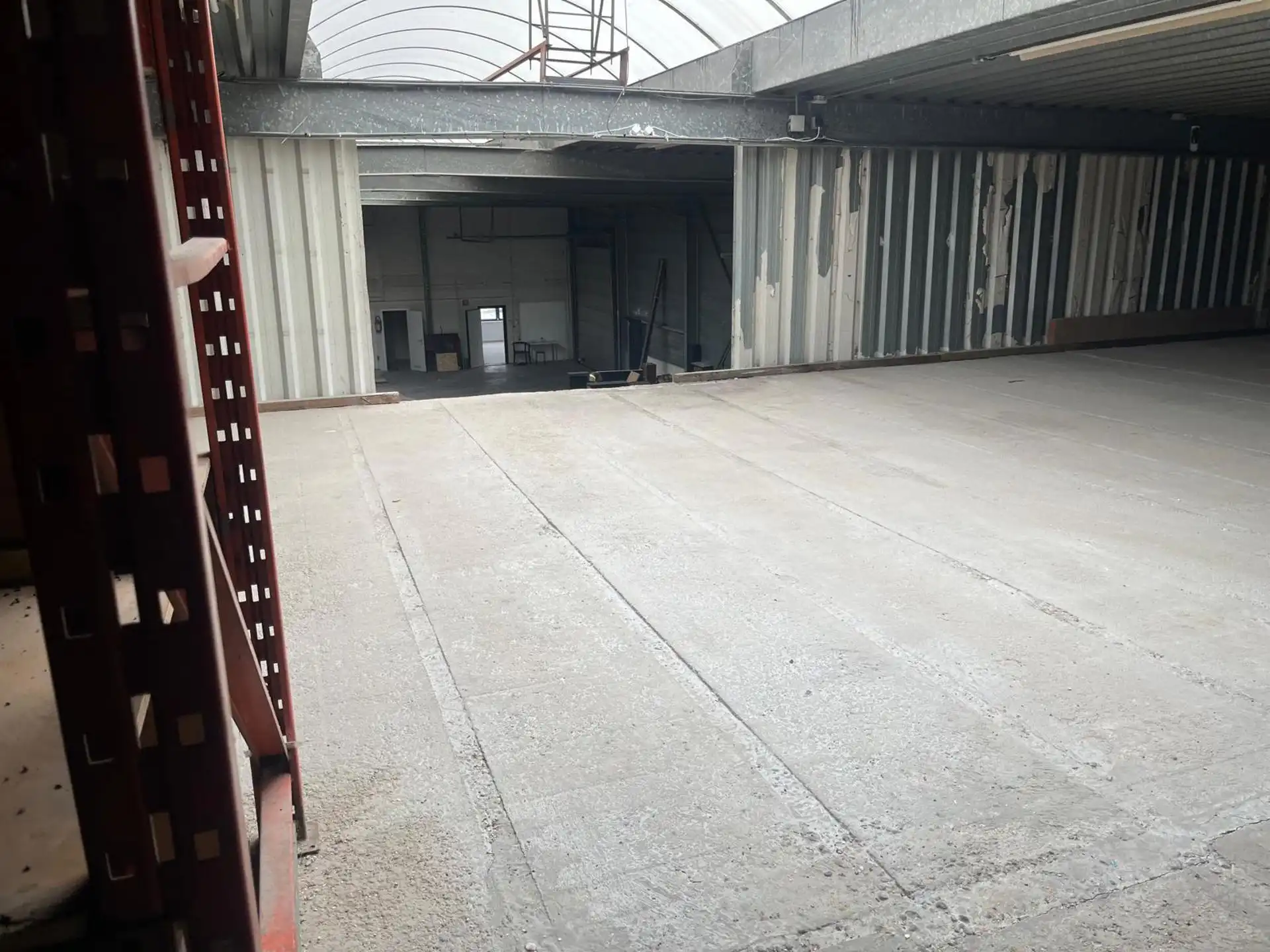 Kontich: magazijn met mezzanine en kantoorruimte foto 5