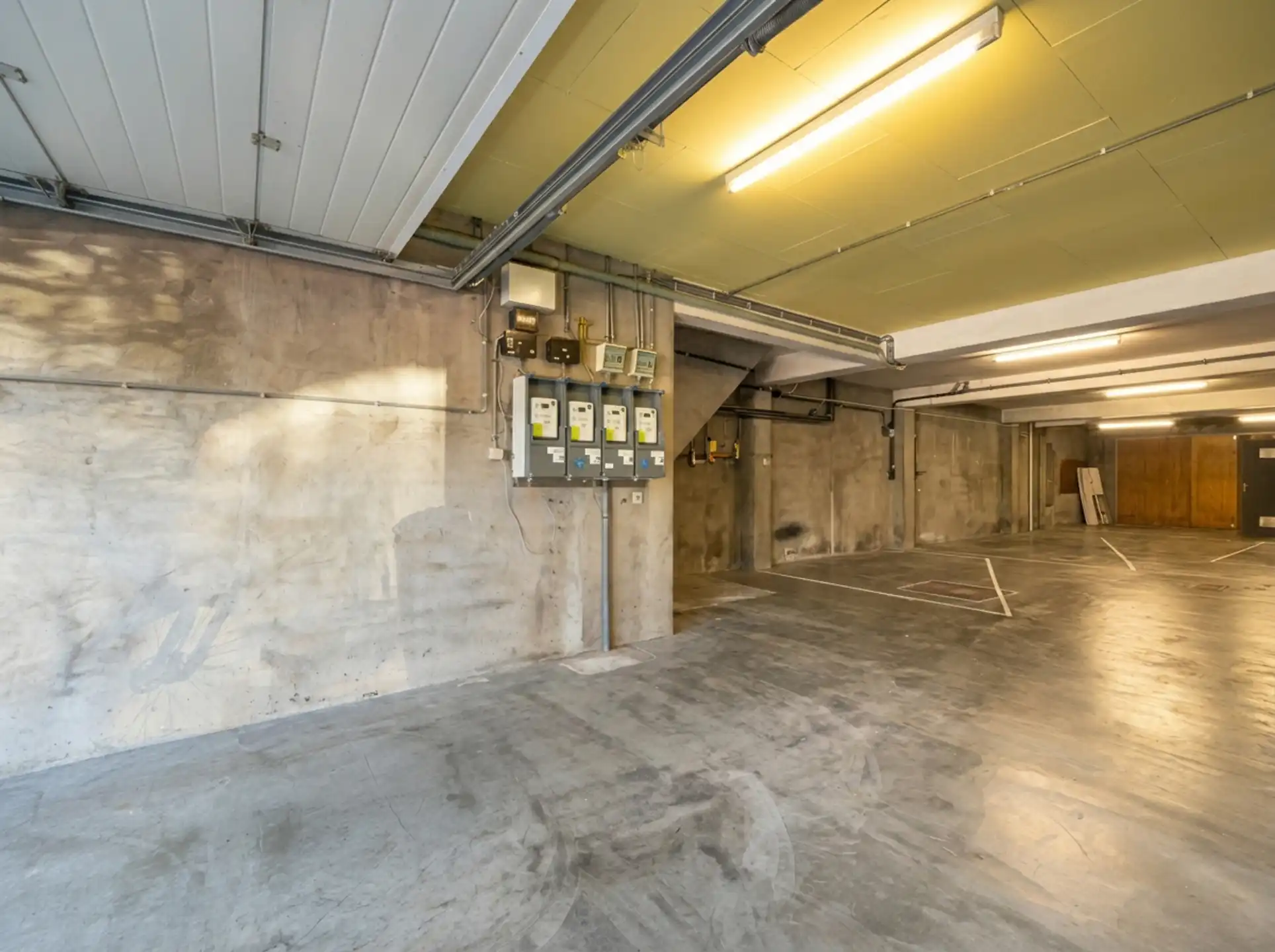 Uniek opbrengsteigendom op top locatie (3 app + 3 parkings) foto 31