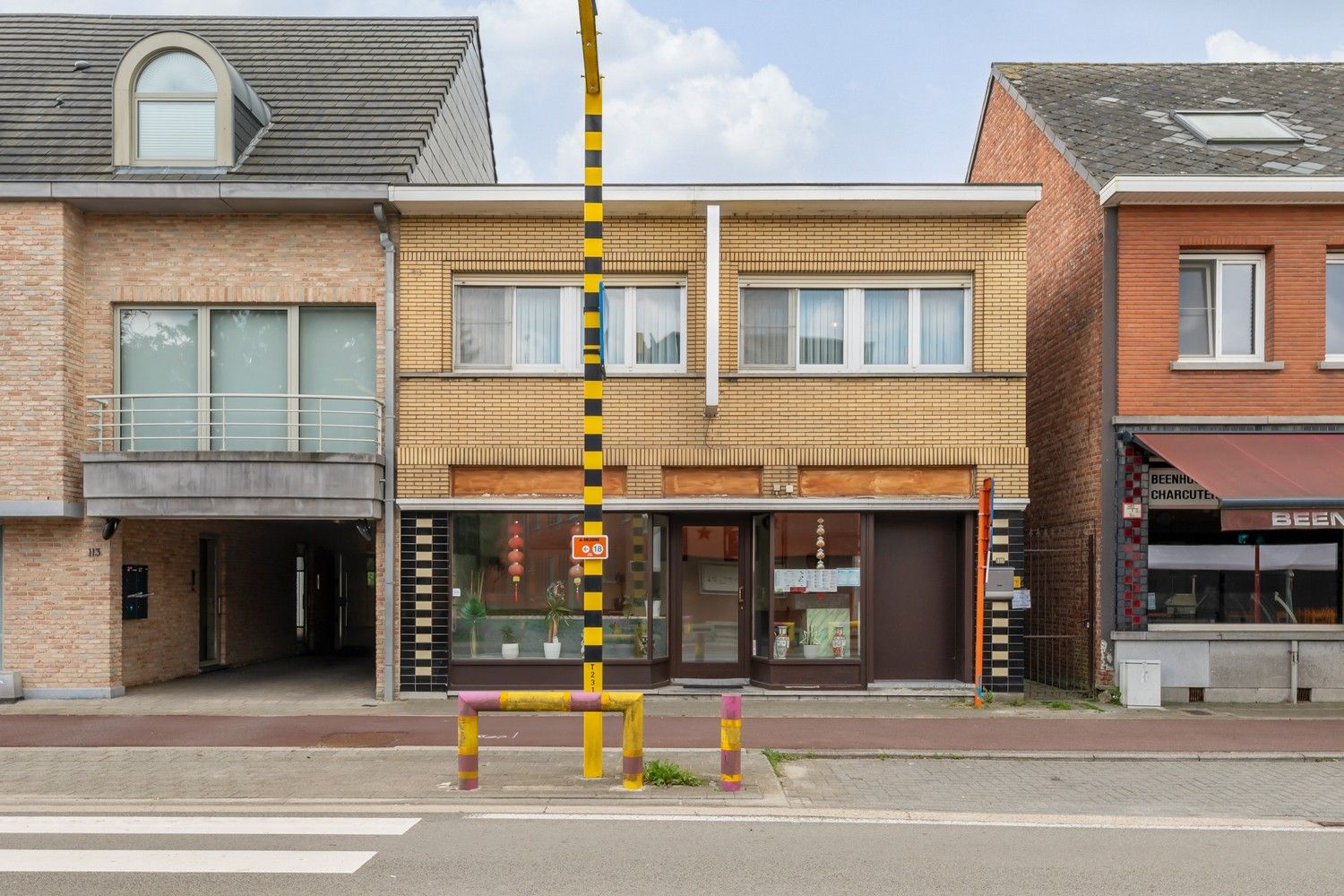 Te renoveren gezinswoning in centrum Berlaar Heikant met 4 slaapkamers. foto 32