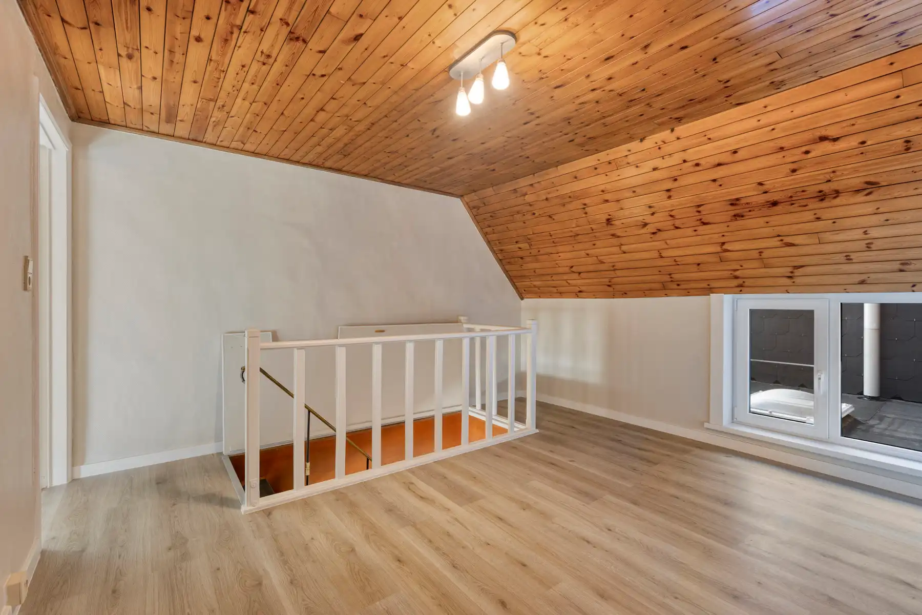 Recent gerenoveerde rijwoning met 2 slaapkamers - WETTEREN foto 12