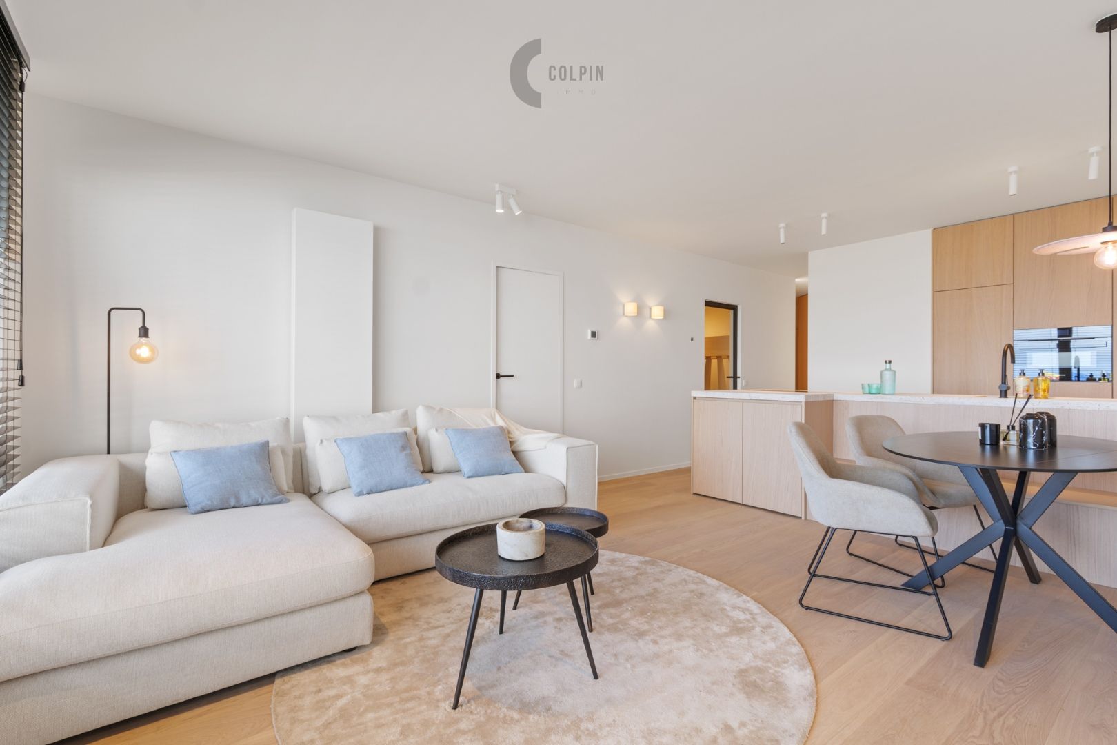 Stijlvol gerenoveerd 3slk- appartement met frontaal zeezicht foto {{pictureIndex}}