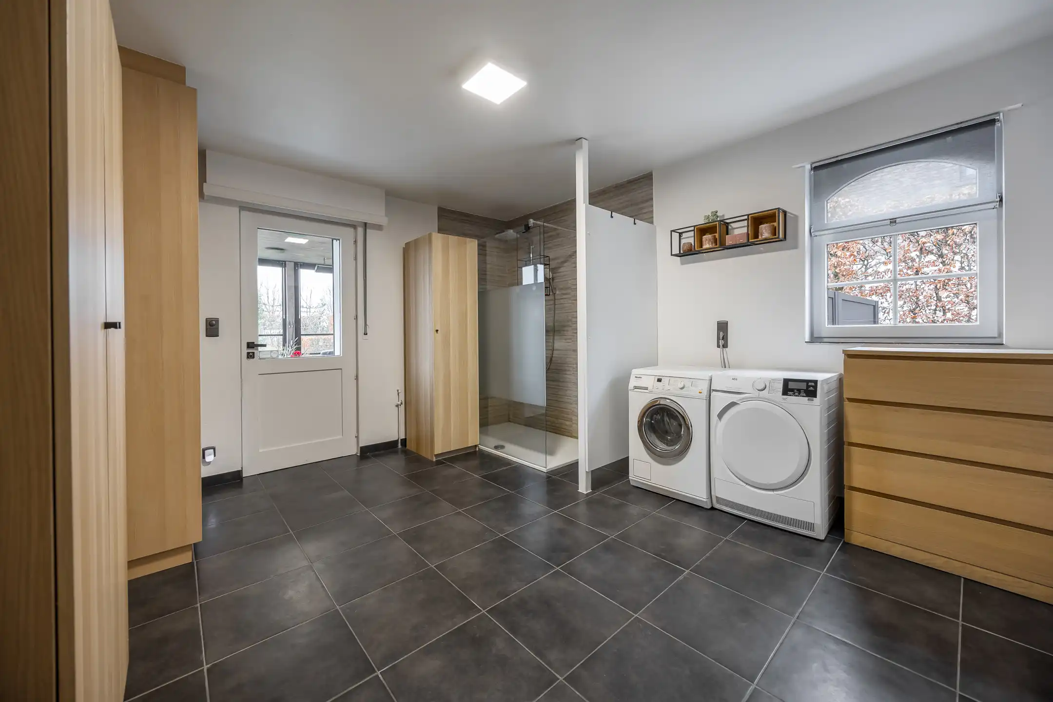 Ruime gezinswoning met prachtige tuin te Sint-Lenaarts foto 11