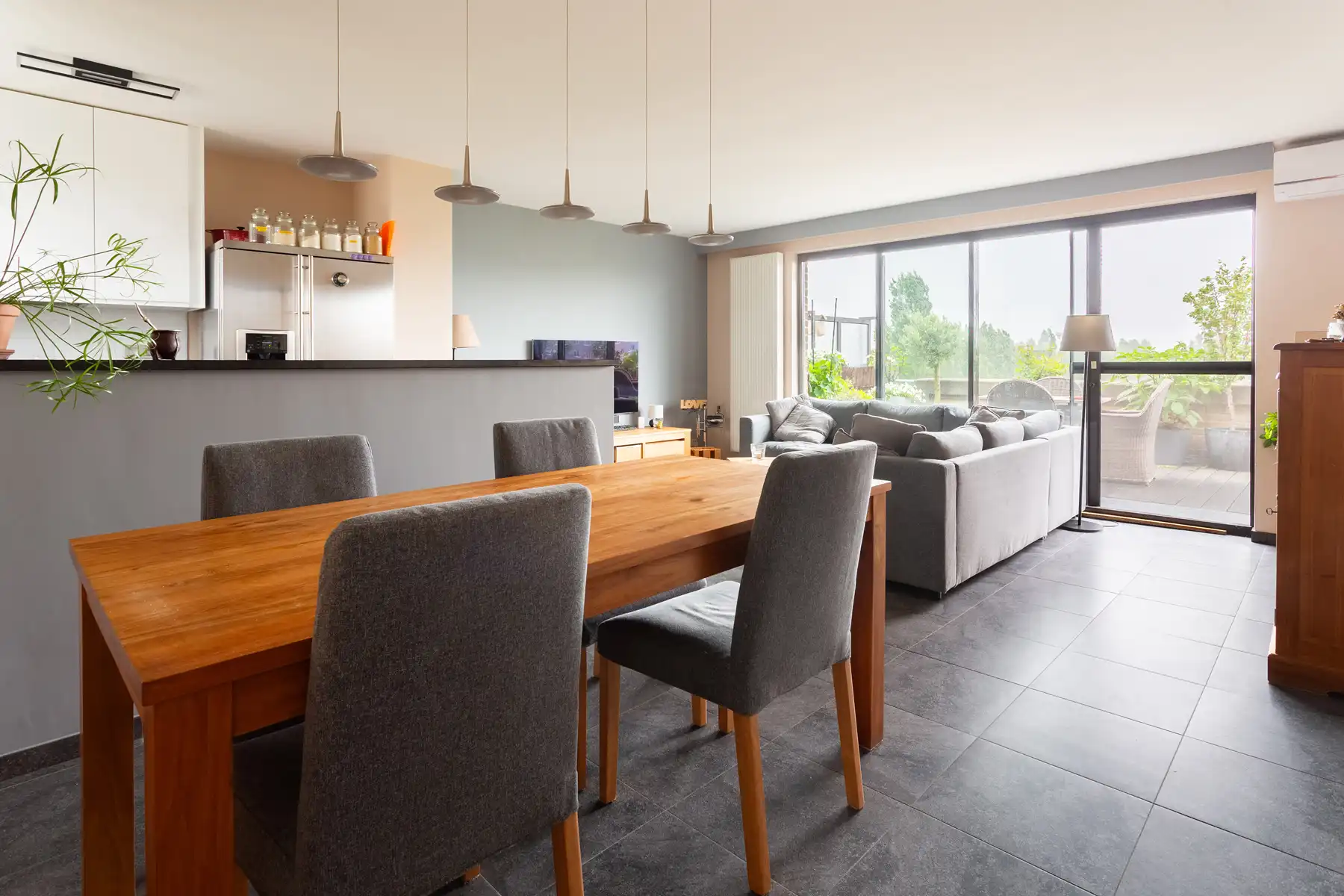 Ekeren - 1 slpk penthouse met riant terras. Sales - Rentback foto 4