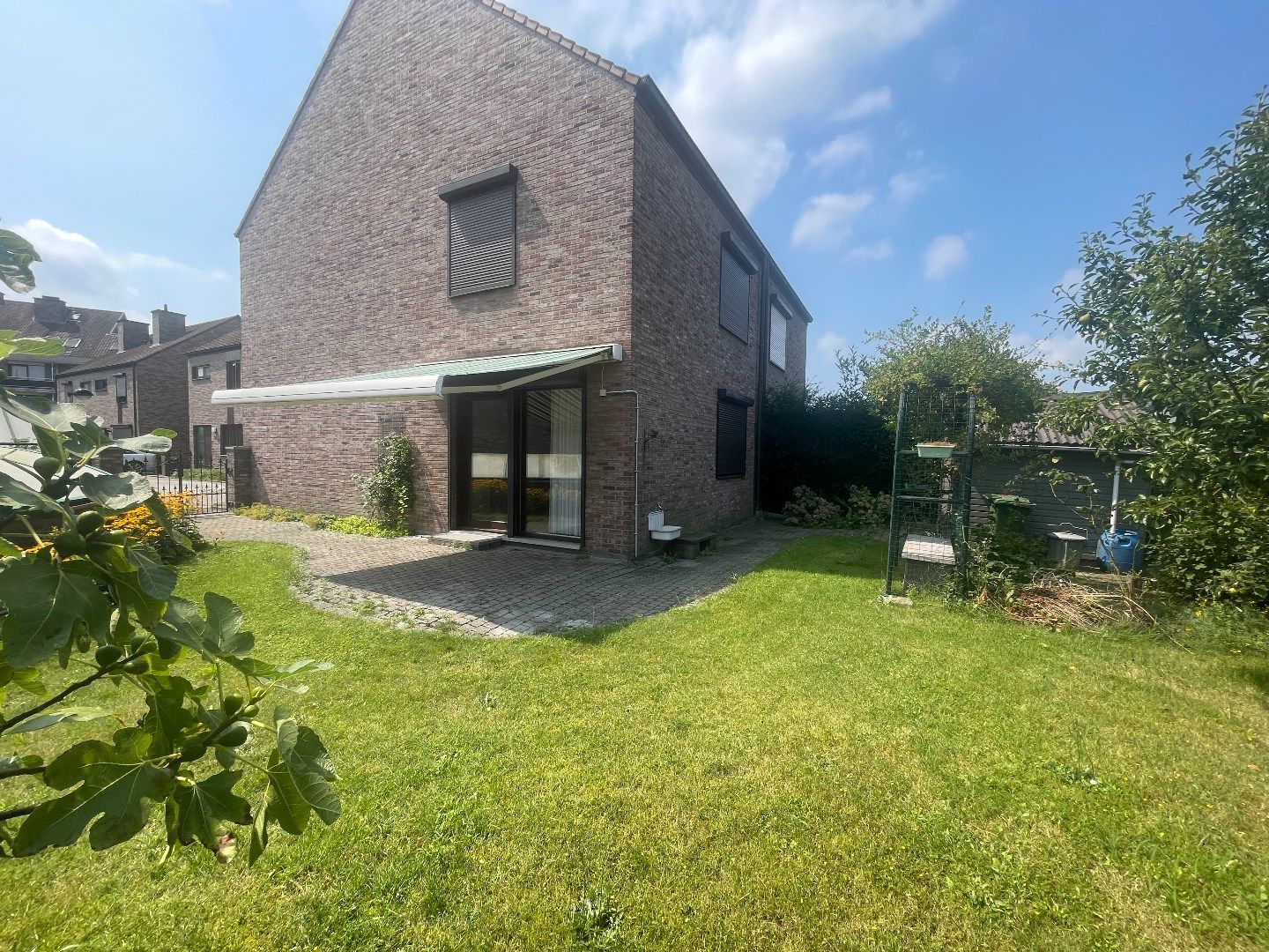 Ruime stadswoning met tuin, terras en ondergrondse garage in Hasselt - 4 slaapkamers - bouwjaar 1993 - EPC-waarde 206.Kwh - Energielabel C - 140.00m² bewoonbare foto 26