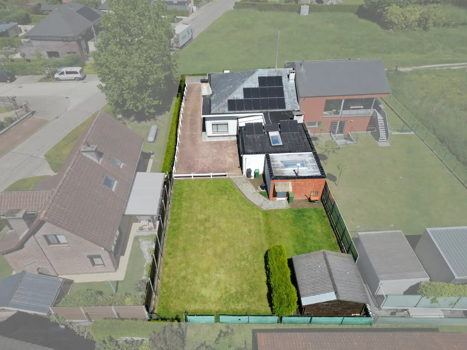 Rustig gelegen, halfopen Bungalow met véél potentieel! foto 19