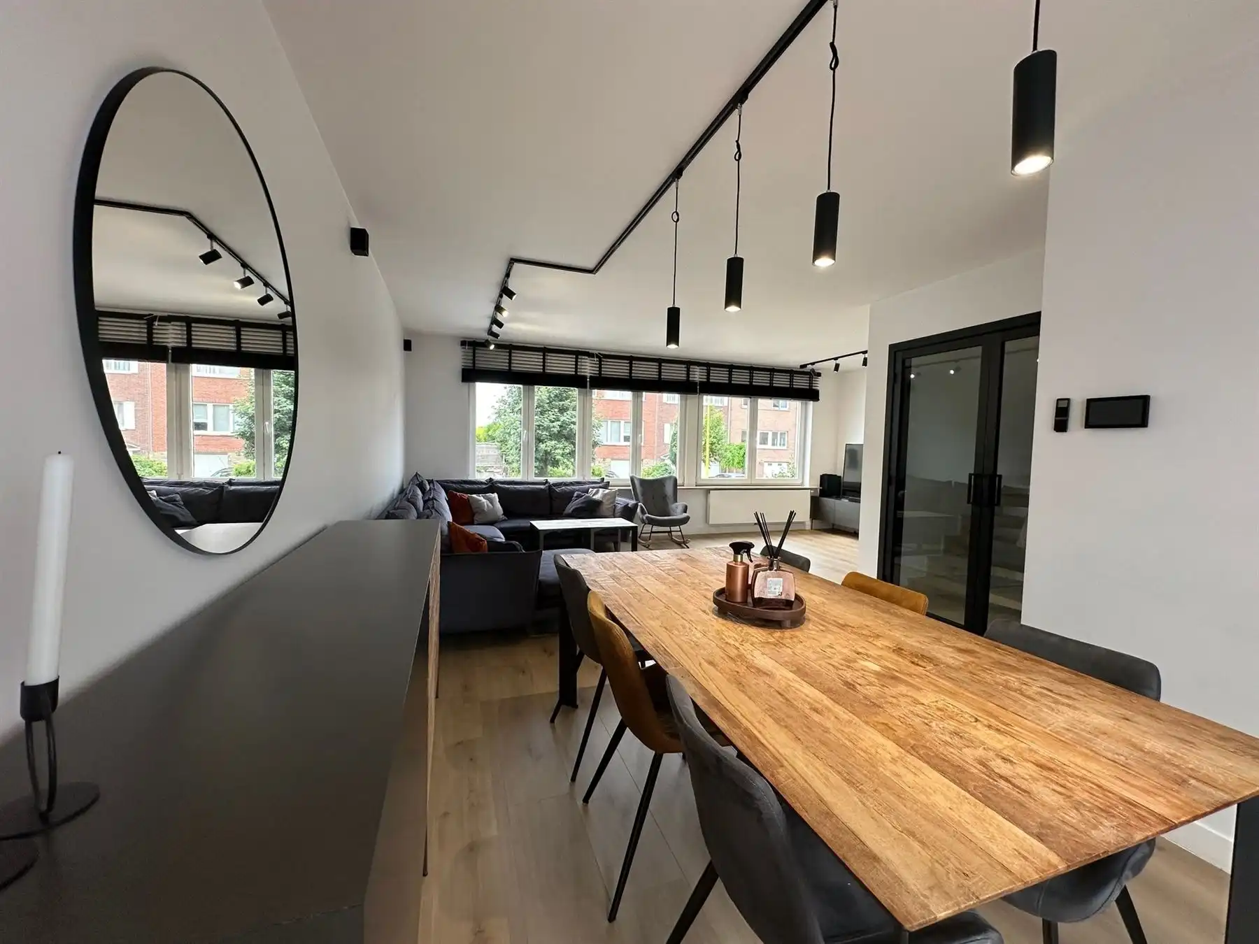INSTAPKALRE 3 GEVEL WONING MET GARAGE foto 3
