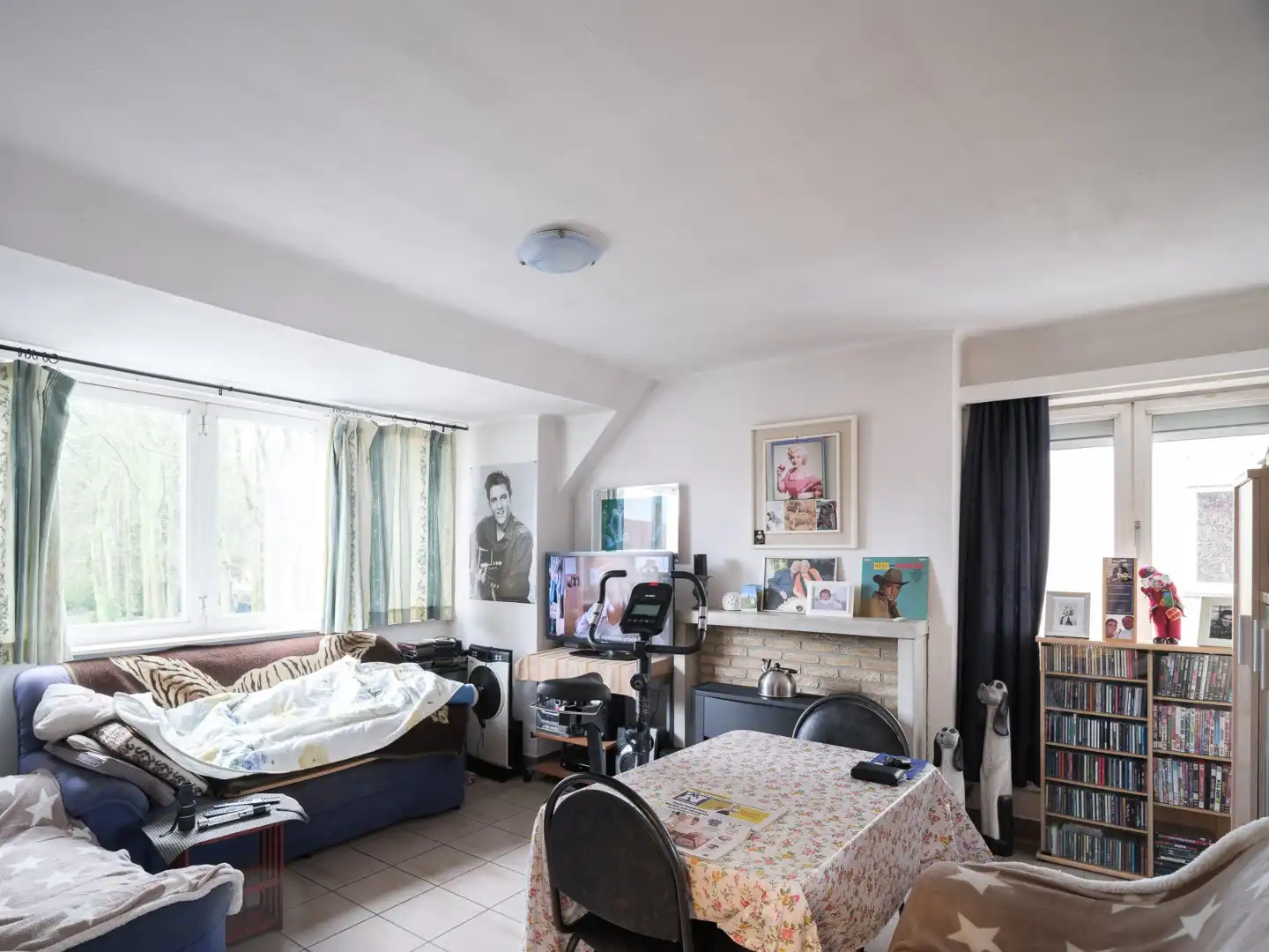 Op te frissen appartement met ruim terras in Wetteren foto {{pictureIndex}}