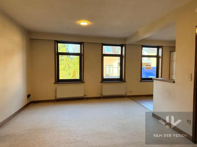 2 slaapkamer appartement in centrum van Zonhoven. foto 3