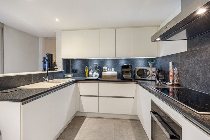 Zeer goed en rustig gelegen, instapklare woning met tuin foto 10