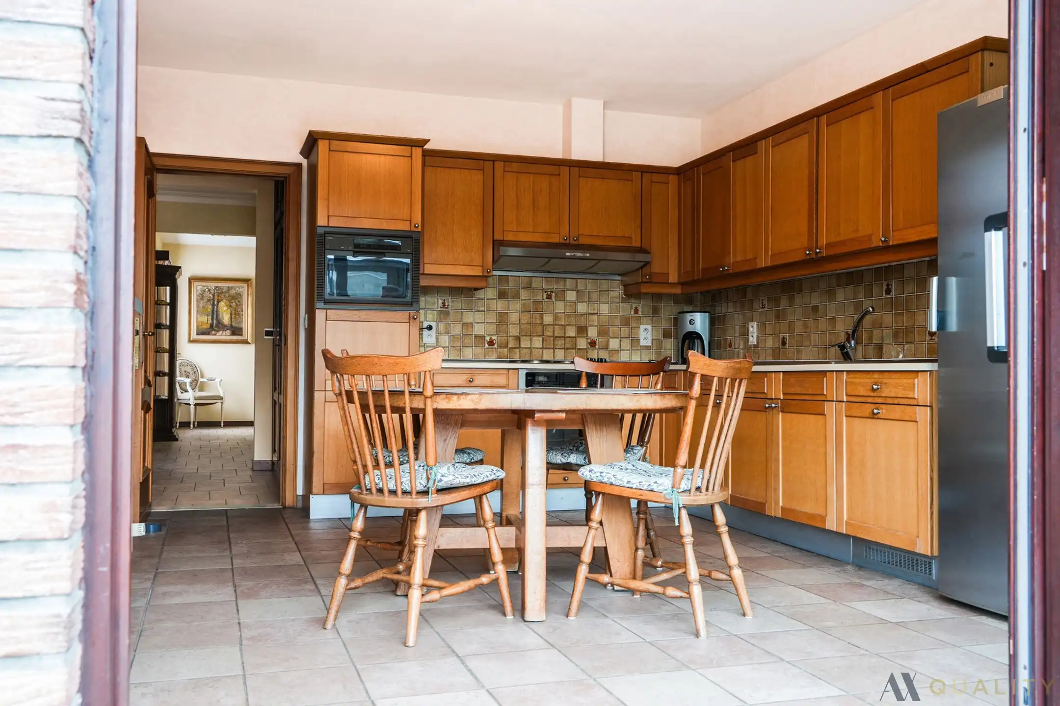 Ruime woning met 6 slaapkamers en 2 garages foto 8