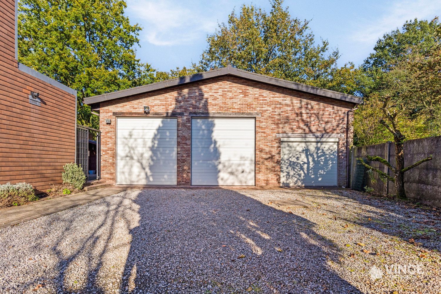 Te renoveren woning met bouwgrond en magazijn foto 30