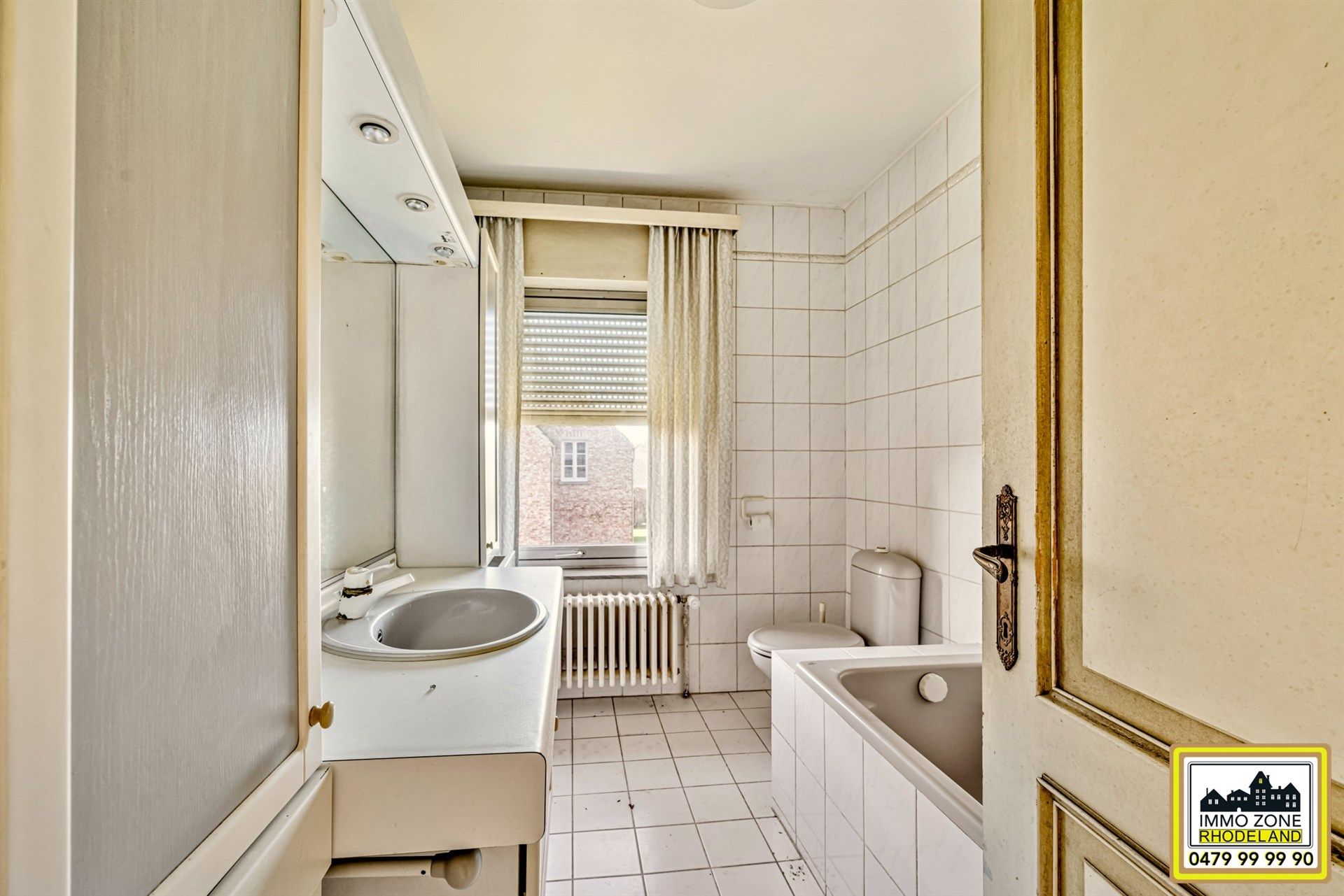 Statige te renoveren notaris woning op groot perceel foto 25