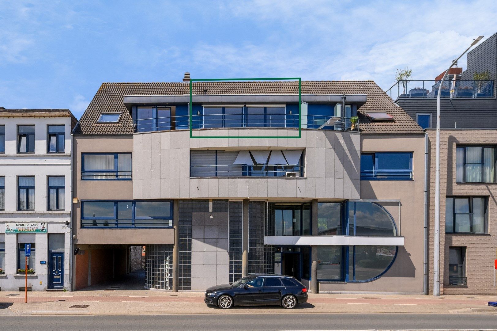 Instapklaar appartement met ruim terras foto 12