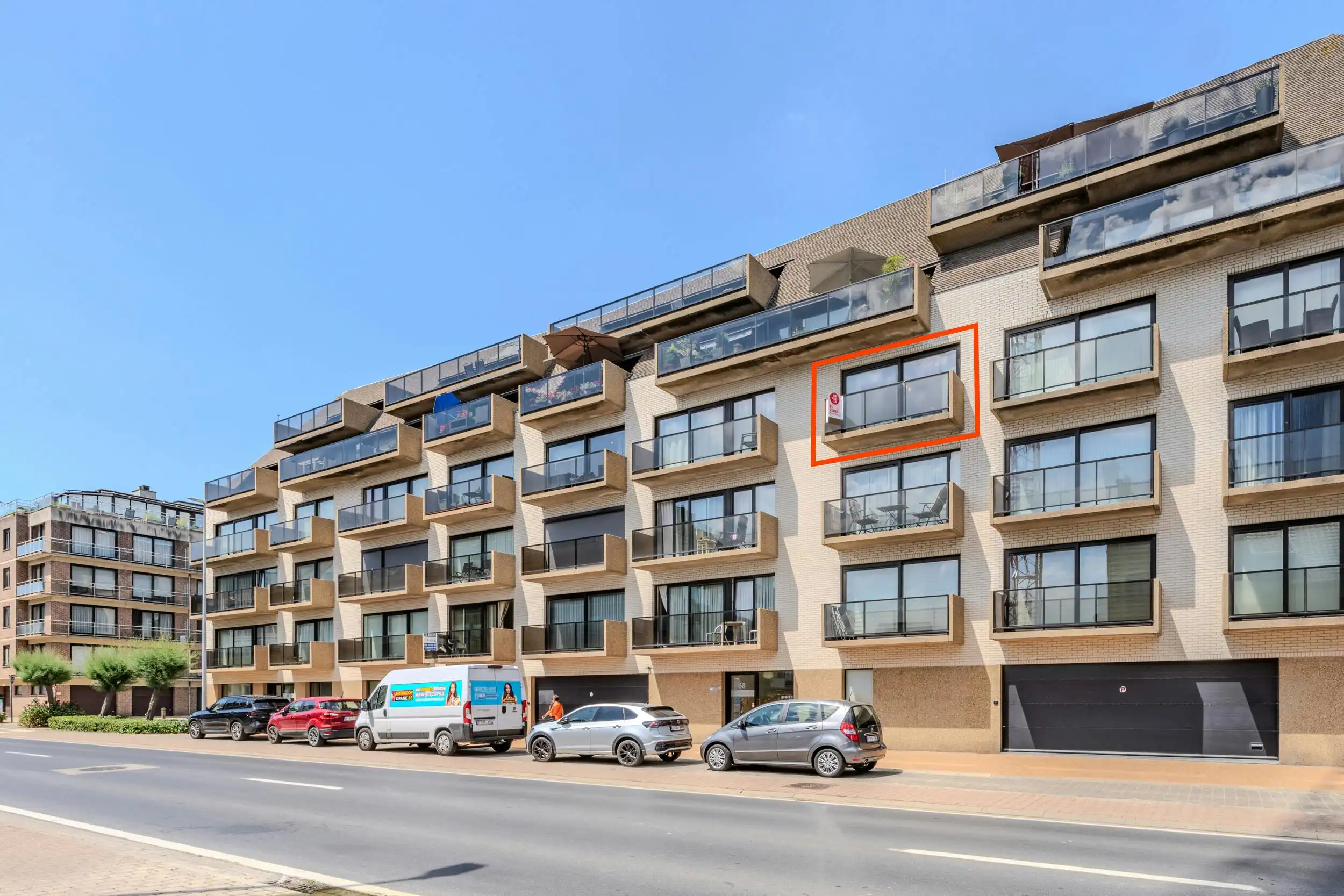 Studio met slaaphoek en zonnig terras te Middelkerke foto {{pictureIndex}}