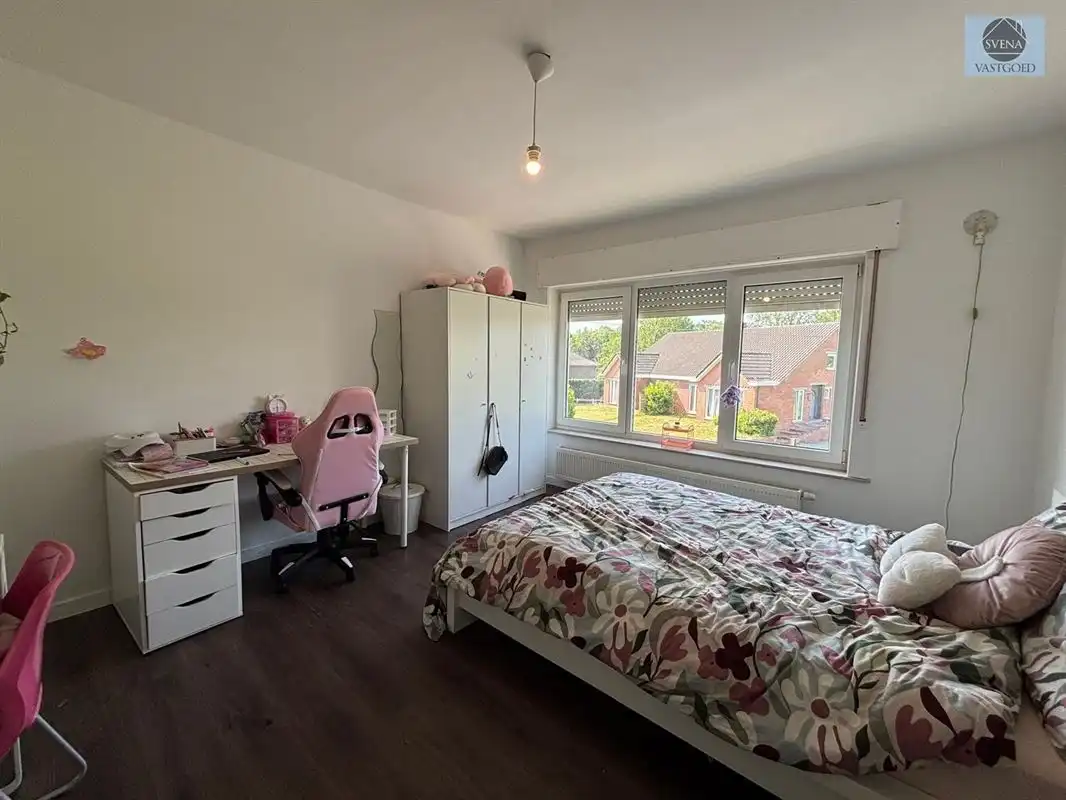 VERNIEUWDE WONING MET 4 SLAAPKAMERS EN TUIN foto 11