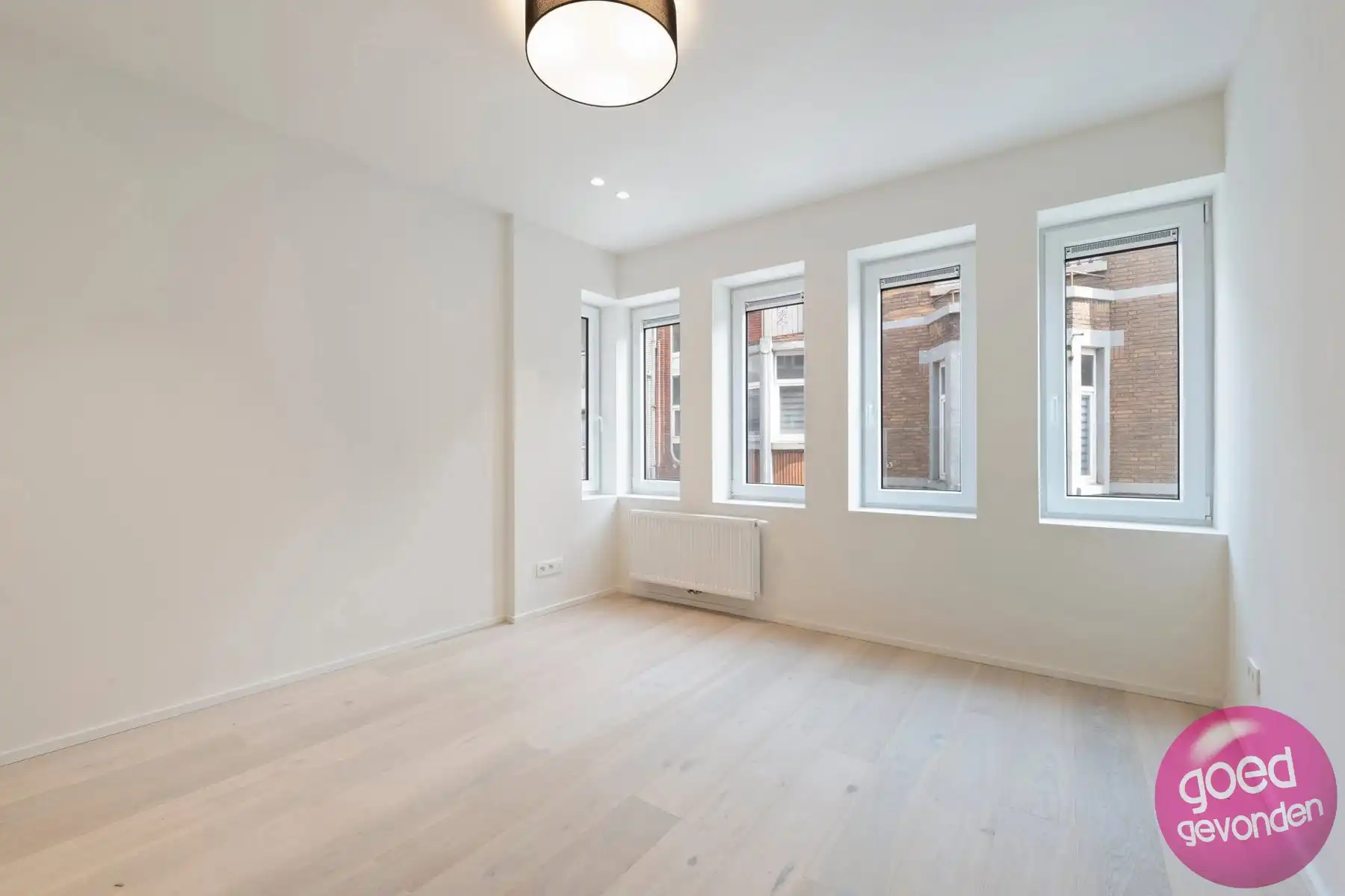 NIEUW APP - 1of2 SLK - TERRAS - KELDER - CENTRUM - GEEN BTW foto 13