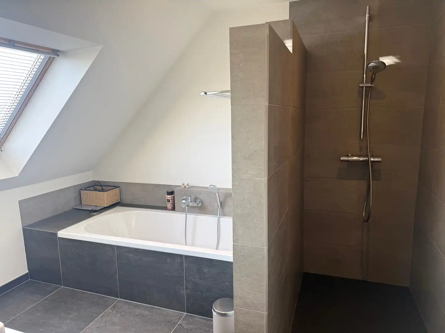 Lombardsijde, uiterst verzorgde koppelwoning op het einde van een doodlopende straat. foto 14