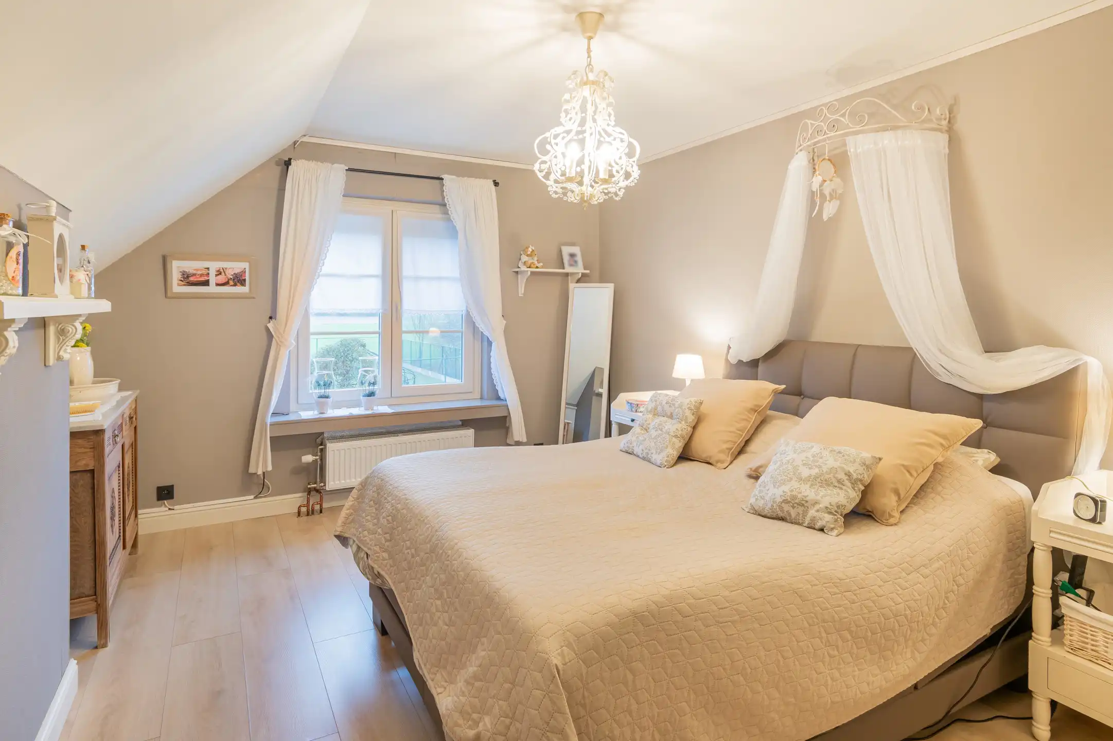 Knappe villa in landelijke stijl met uitgestrekt uitzicht foto 21