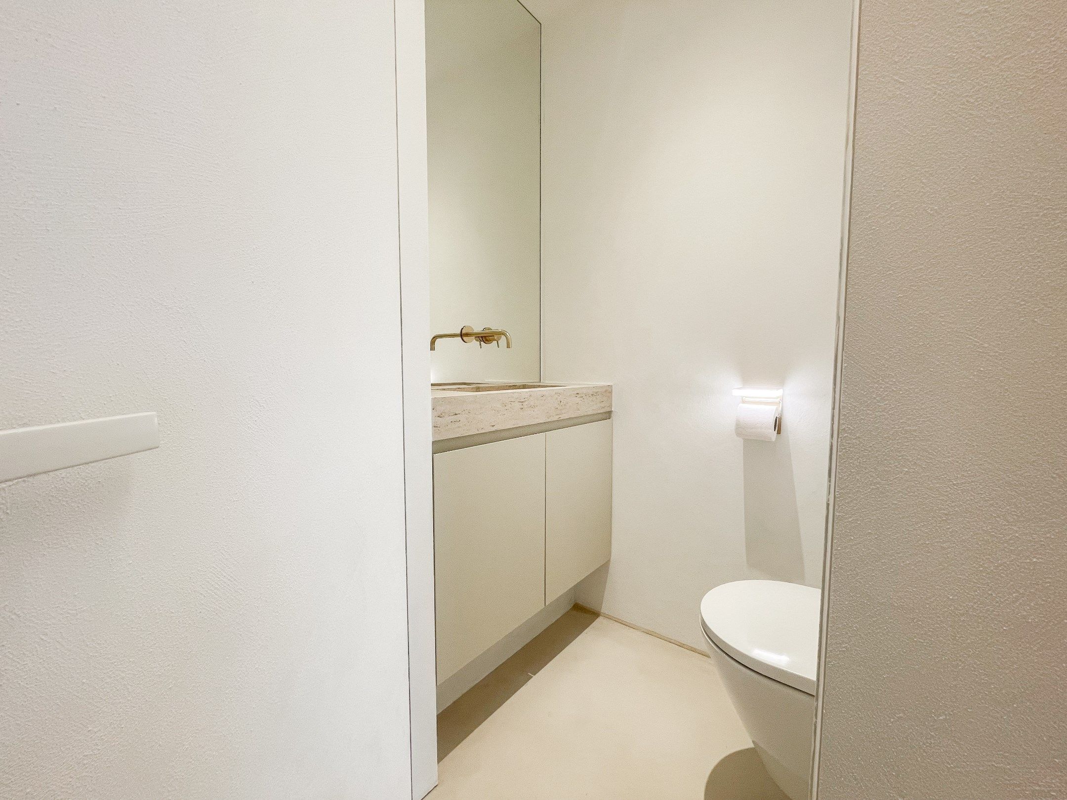 Luxueus volledig gerenoveerd appartement met een weids uitzicht gelegen in het Zoute. foto 17