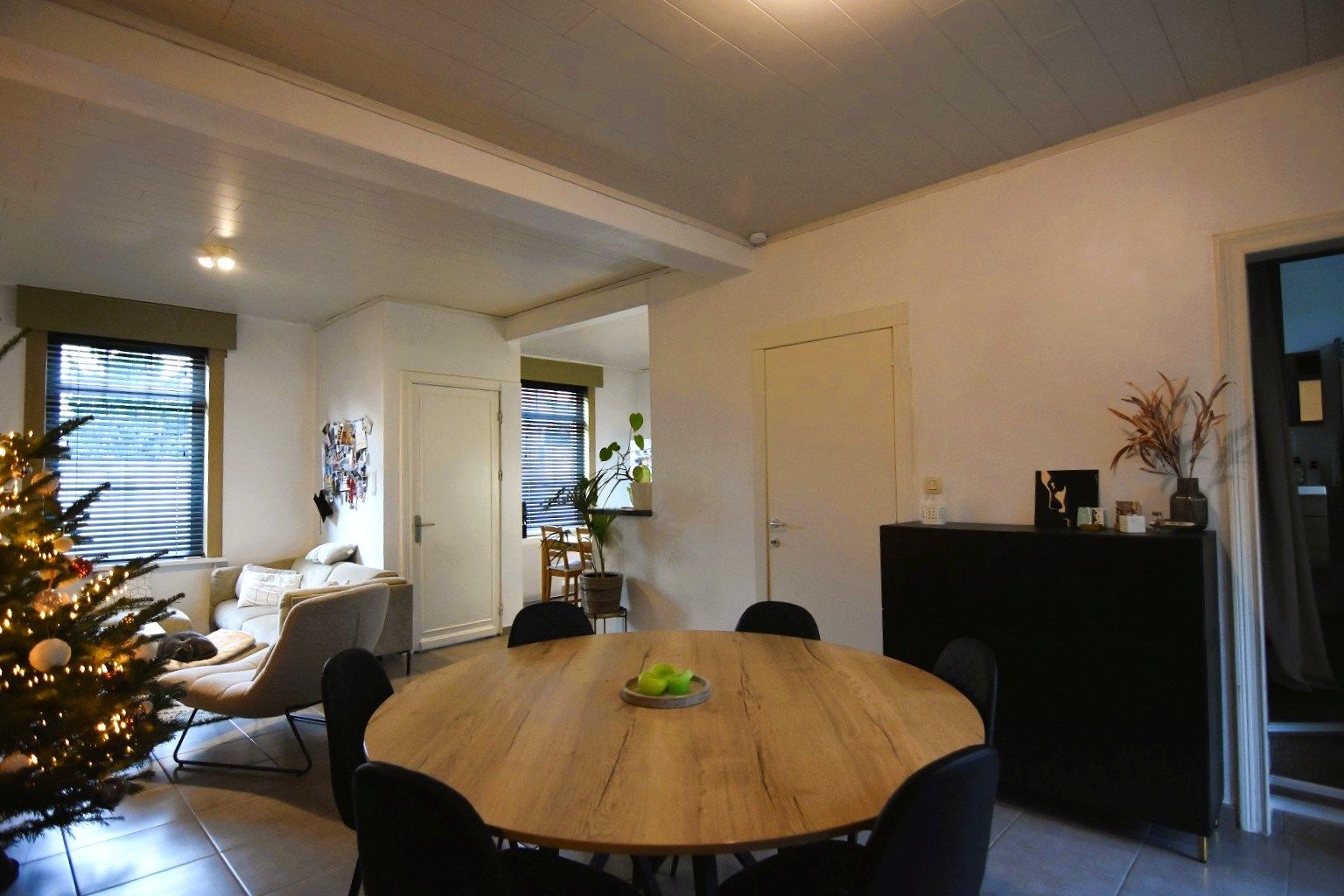 Gezellige rijwoning met diepe tuin in Moorslede foto 4