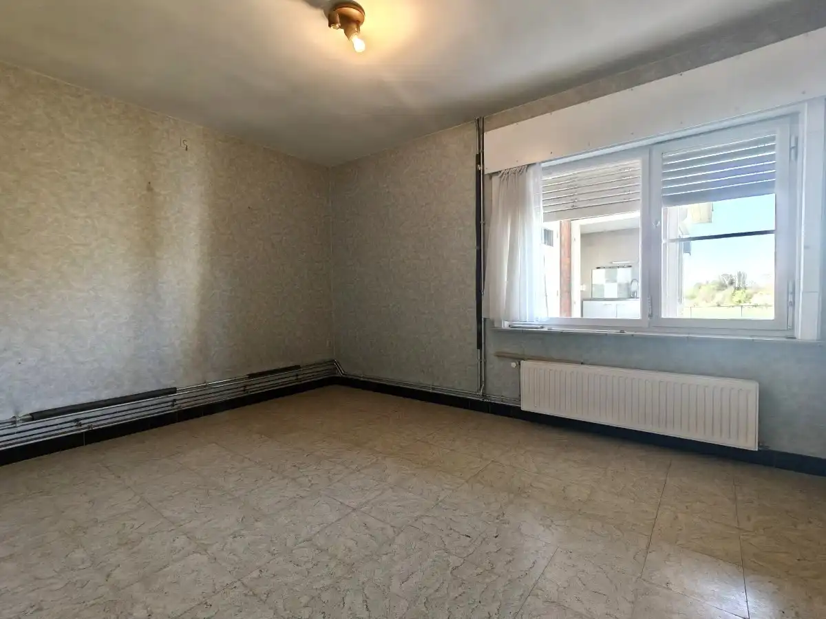 Zonnebeke - Ruime halfopen woning met 4 slaapkamers, bureel en grote tuin foto 8