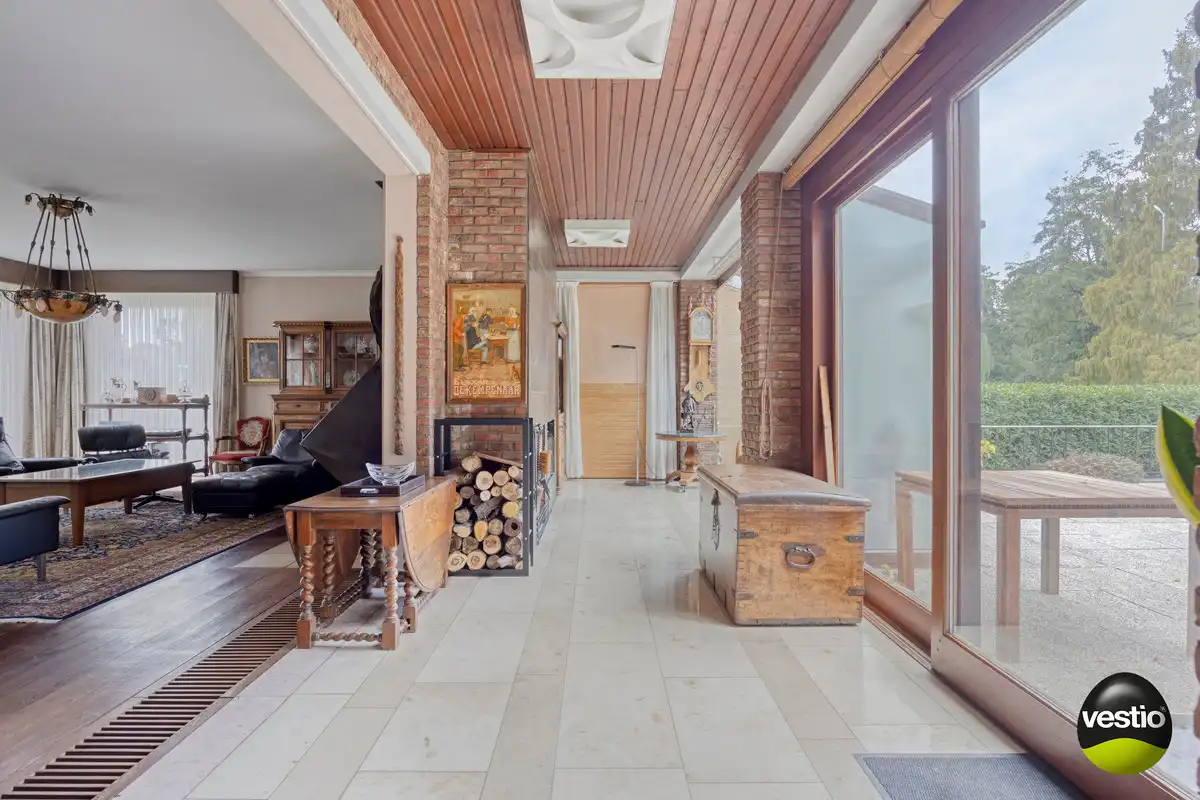 RUIME RESIDENTIEEL GELEGEN VILLA OP 46A89CA NABIJ CENTRUM BILZEN. foto 9