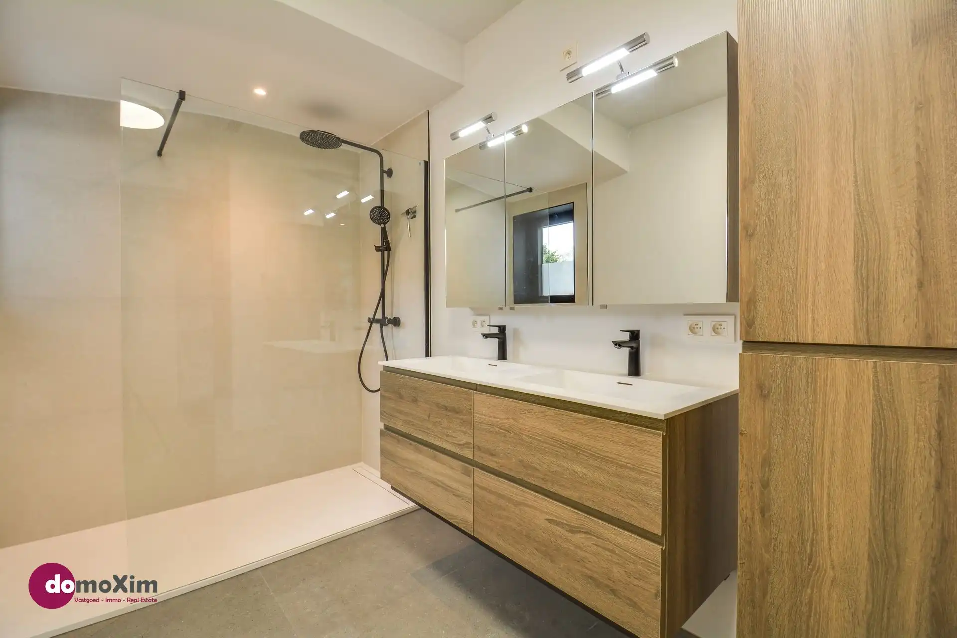 Ruime gerenoveerde woning met een prachtig uitzicht in Hombeek foto 20