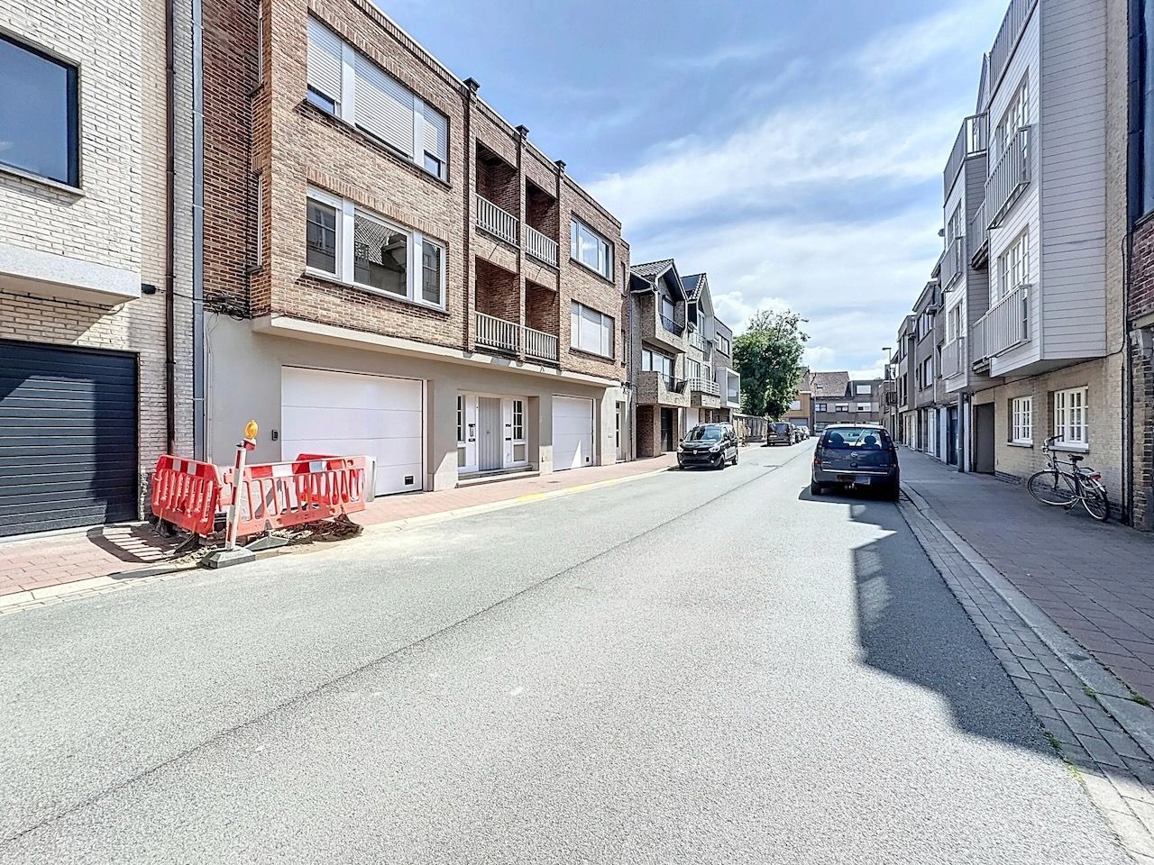 Loods van 156 m² met atelier/opslagmogelijkheden gelegen in het centrum van Heist. foto 2