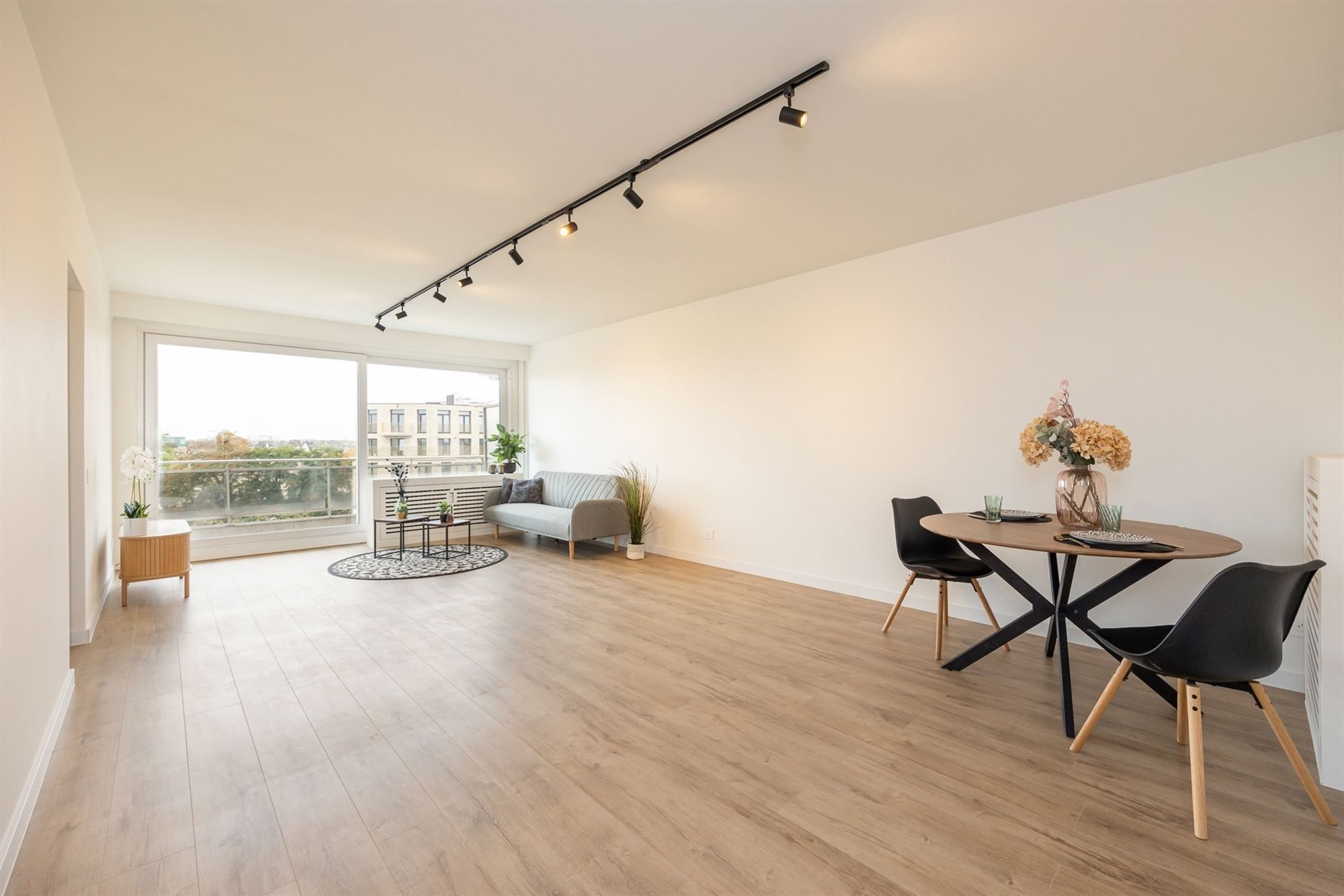 Stijlvol gerenoveerd app. met terras op toplocatie foto {{pictureIndex}}