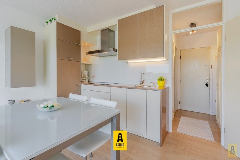 Instapklare zonnige studio met zeezicht! foto 5