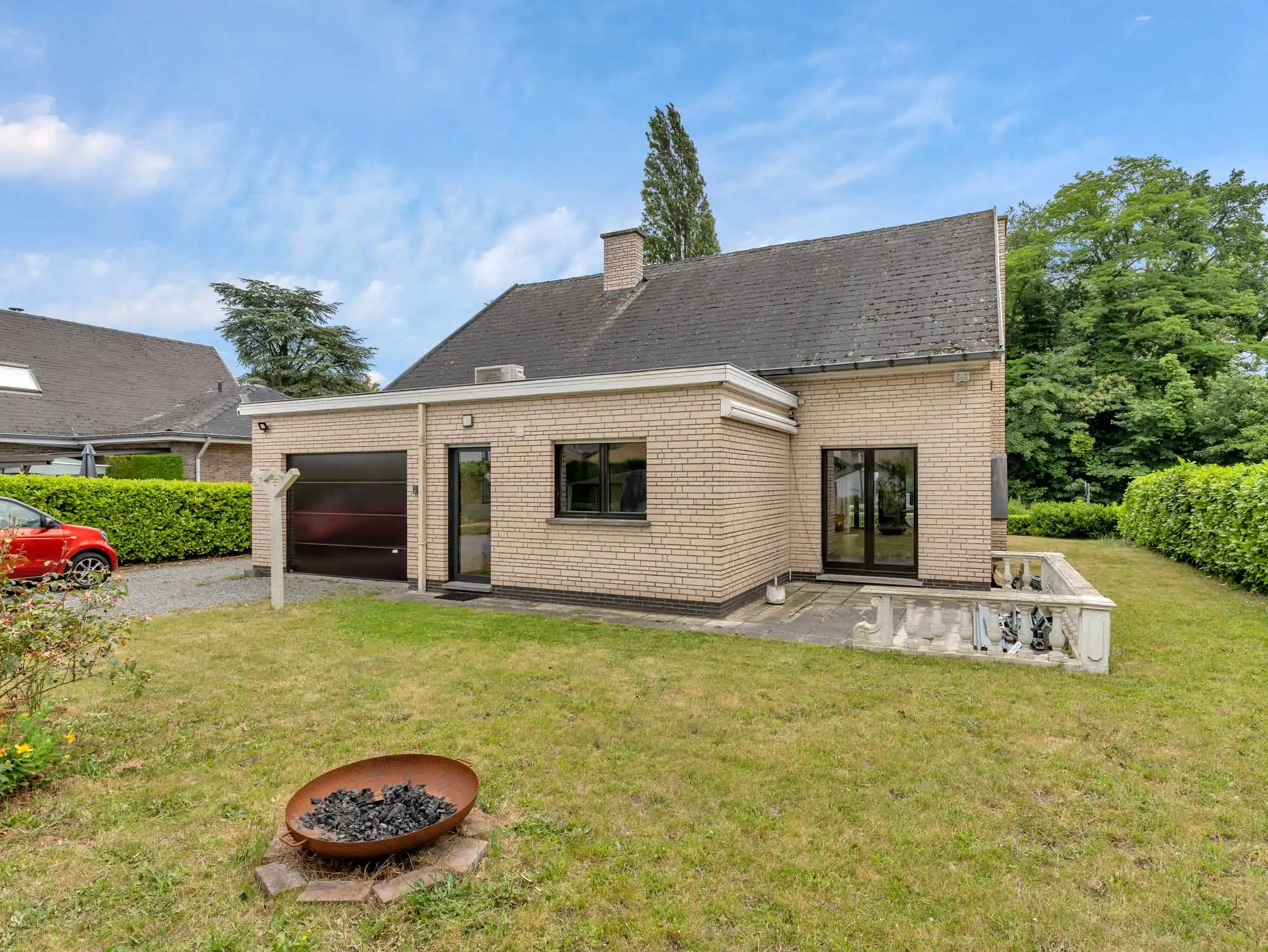 Ruime gezinswoning met tuin foto 18