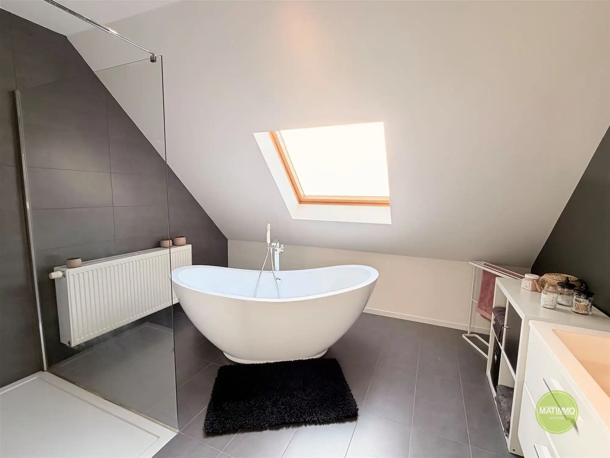 BEMEUBELD DAKAPPARTEMENT MET RUIM TERRAS IN MOL foto 10