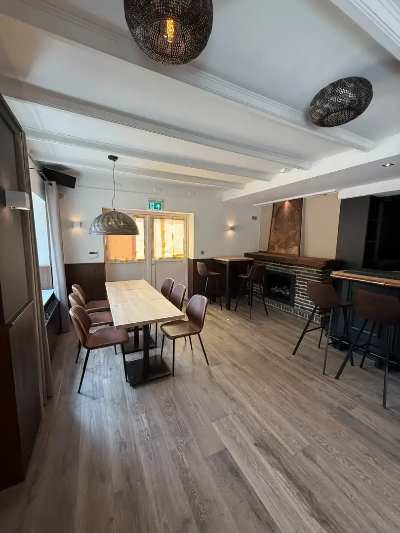 Café-brasserie met ruime privéwoonst in hartje Achel. foto 3
