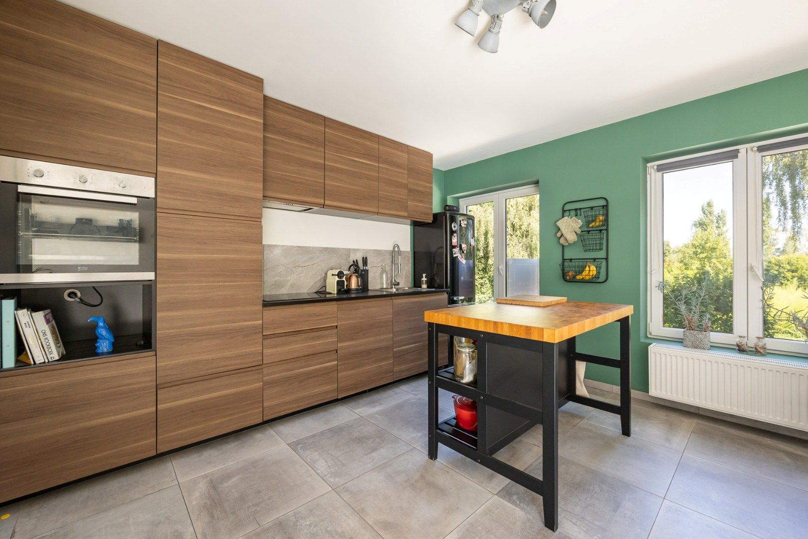 Gerenoveerd (2017) 2-slaapkamer appartement (112m²) met terras en autostaanplaats!  foto 4