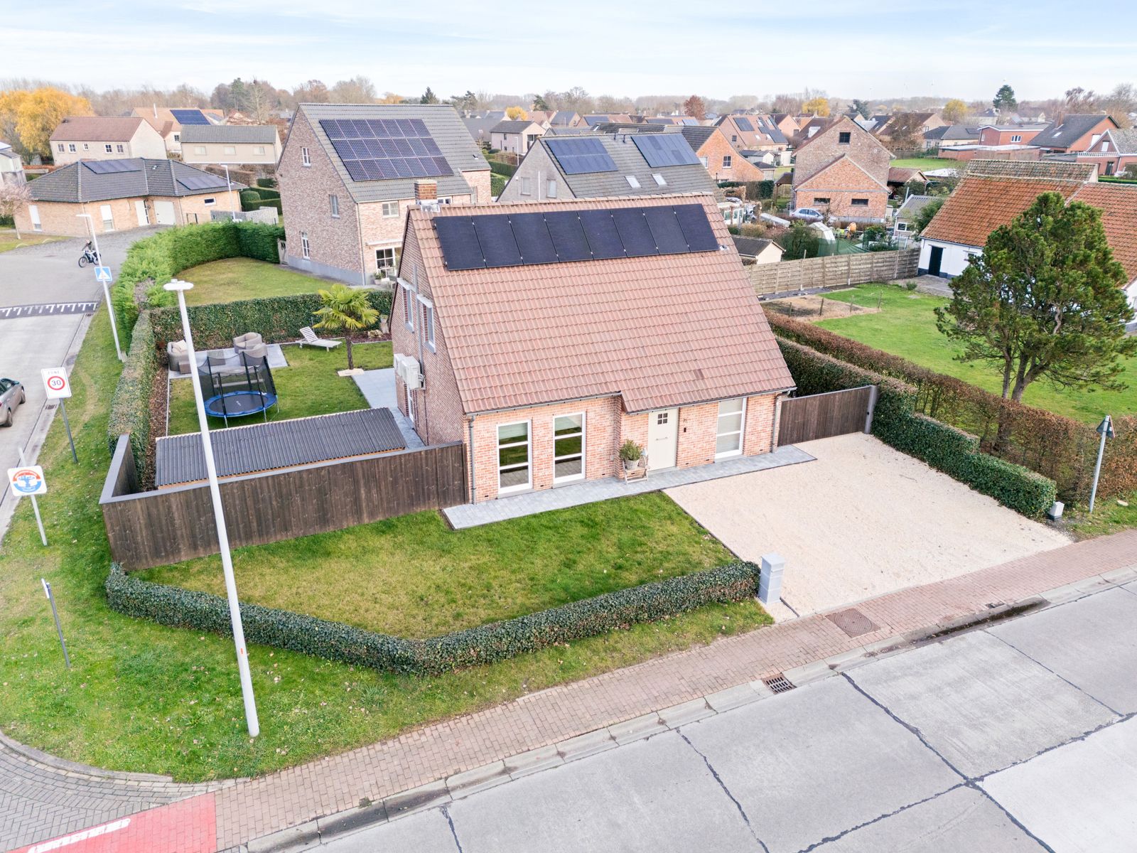 Energiezuinige gezinswoning met grote zuidgerichte tuin in Lochristi foto 29