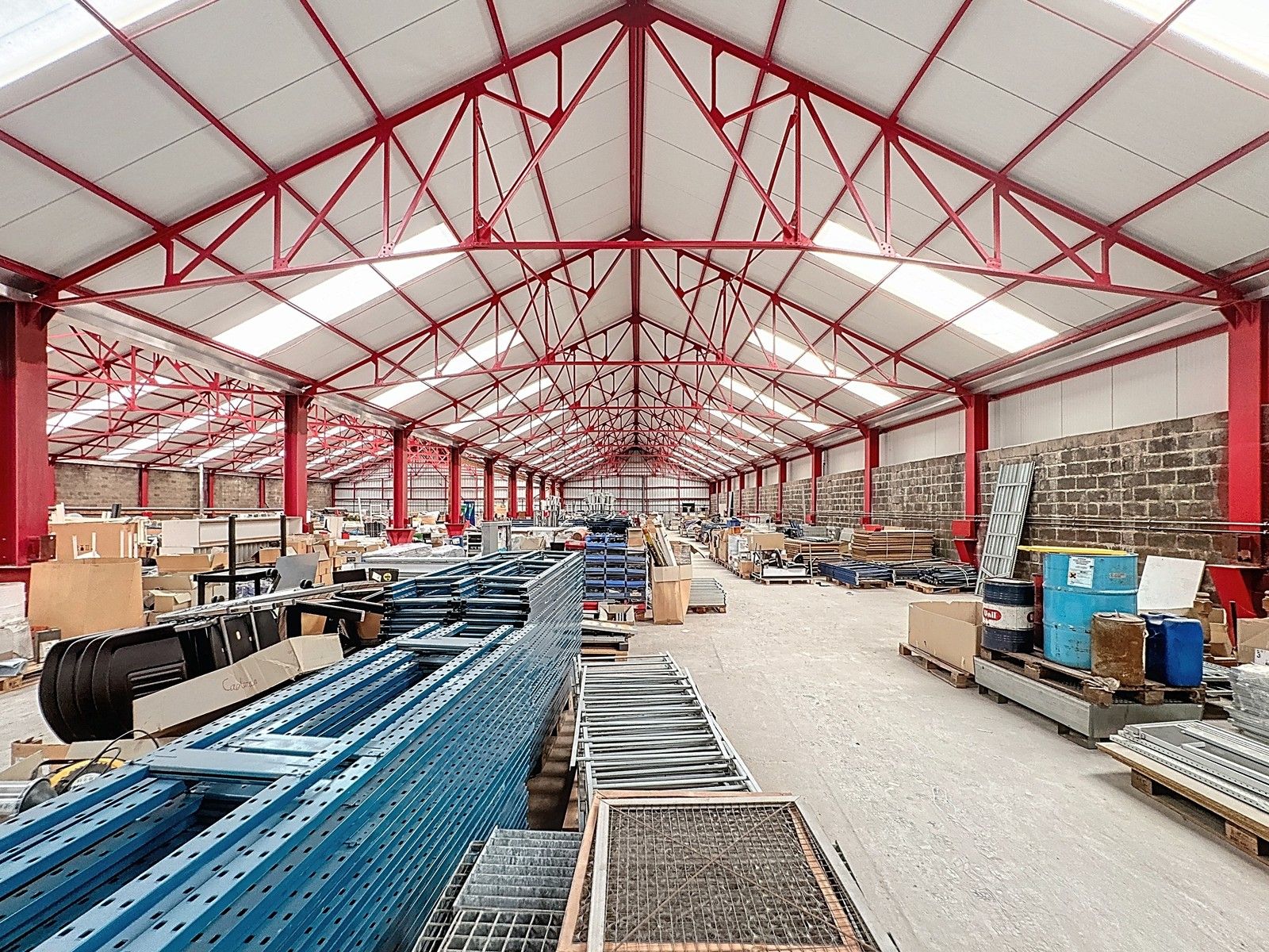 Instapklare OPSLAGRUIMTE (225m²) met UITBREIDINGSMOGELIJKHEDEN (tot 1.500m²) te huur op industriezone "Herdersbrug" te 8000 Brugge foto 8