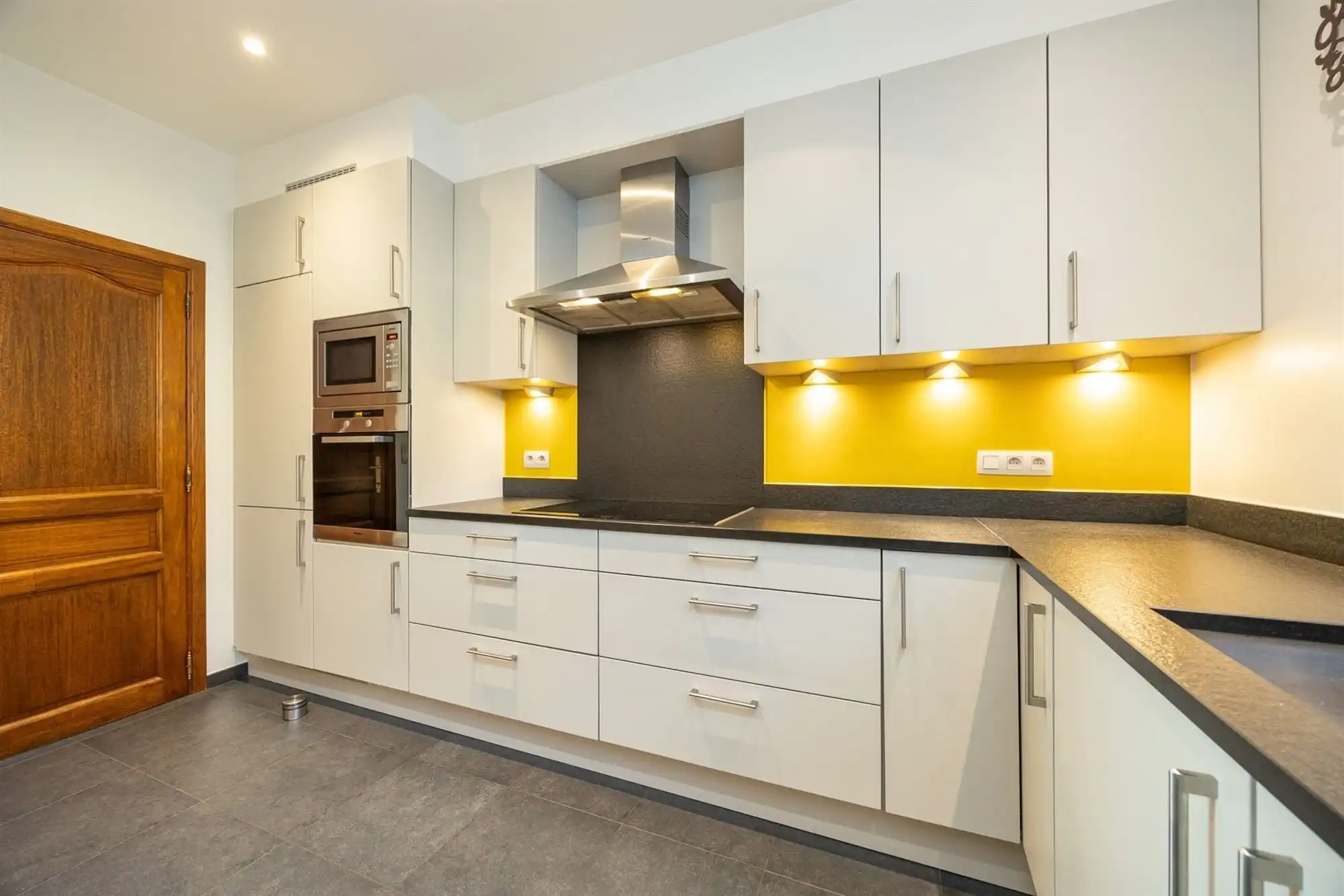 Ruime en instapklare woning met 3 tot 5 slpk en tuin foto 5