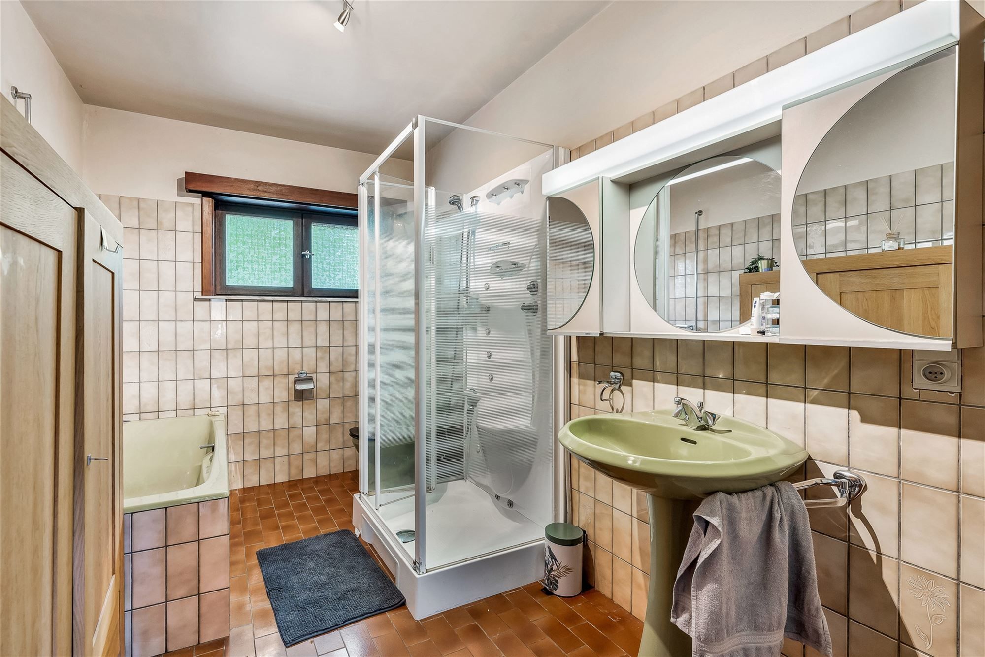 GELIJKVLOERSE WONING OP 2283M2 OP RESIDENTIËLE LIGGING foto 17