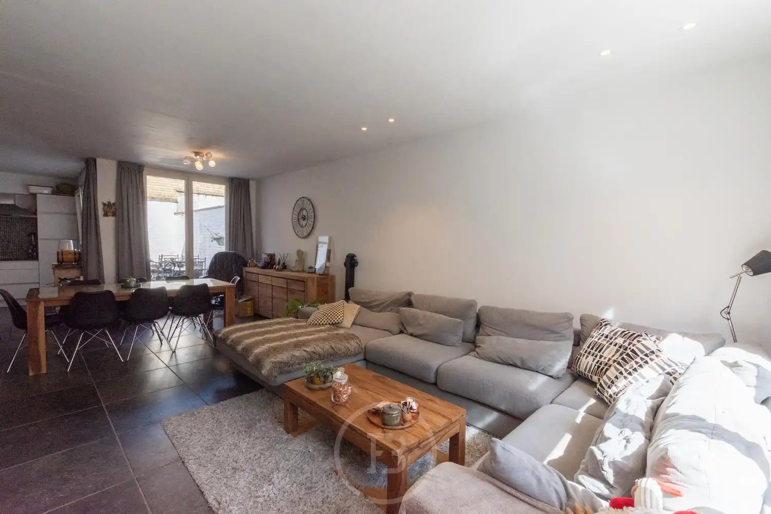 Brugge centrum, Instapklaar degelijk gerenoveerd energiezuinig  lichtrijk woonhuis  met 3 slaapkamers en koer foto 10