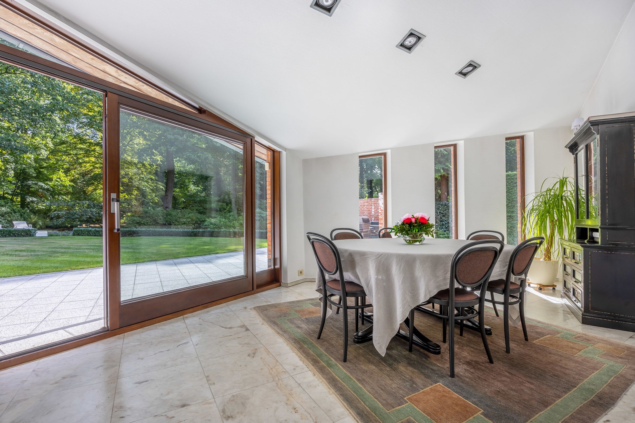 Architecten laagbouwwoning in groene, idyllische omgeving foto 12