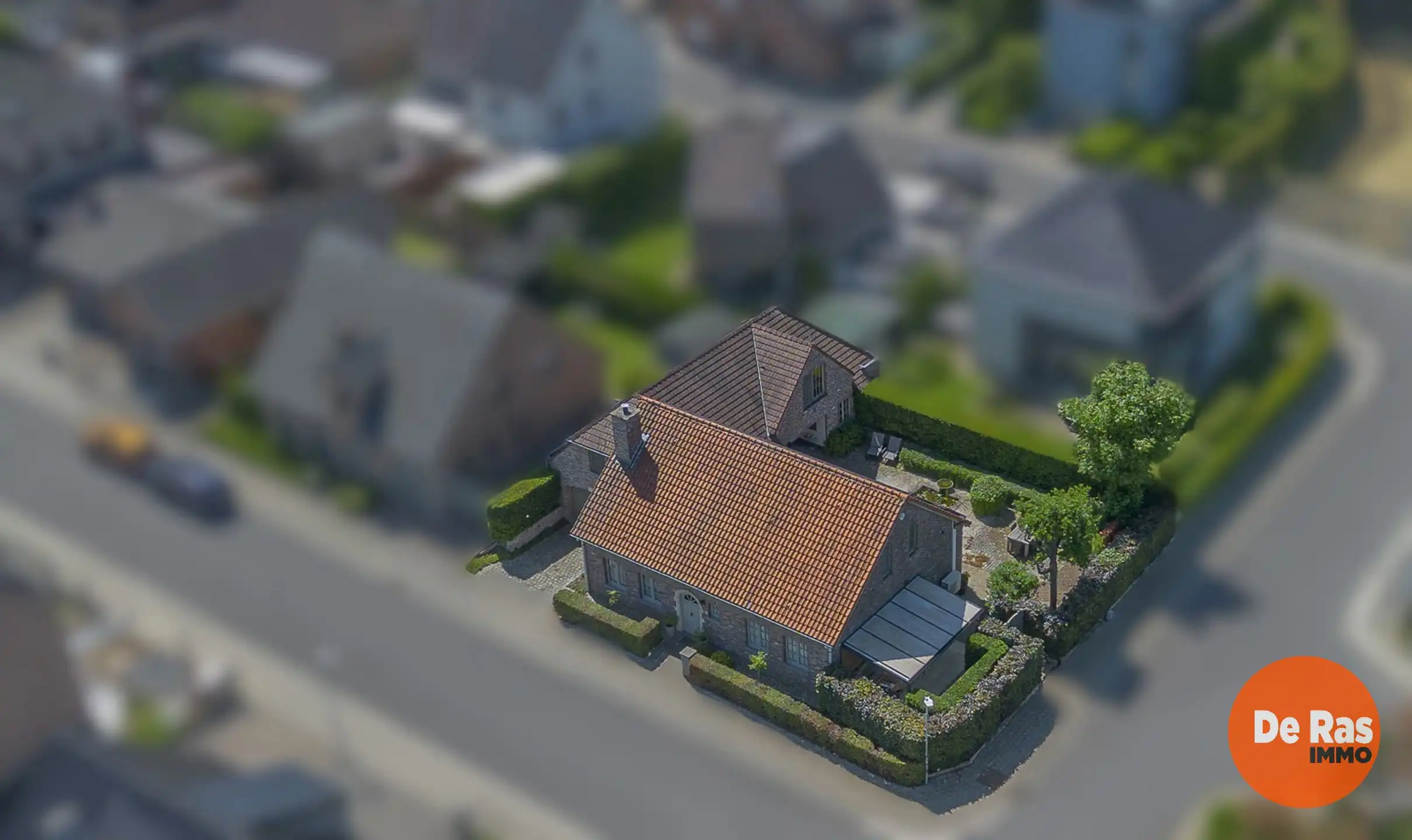 LEDE - Gezinswoning met ruime garage/werkplaats/opslagruimte foto 3