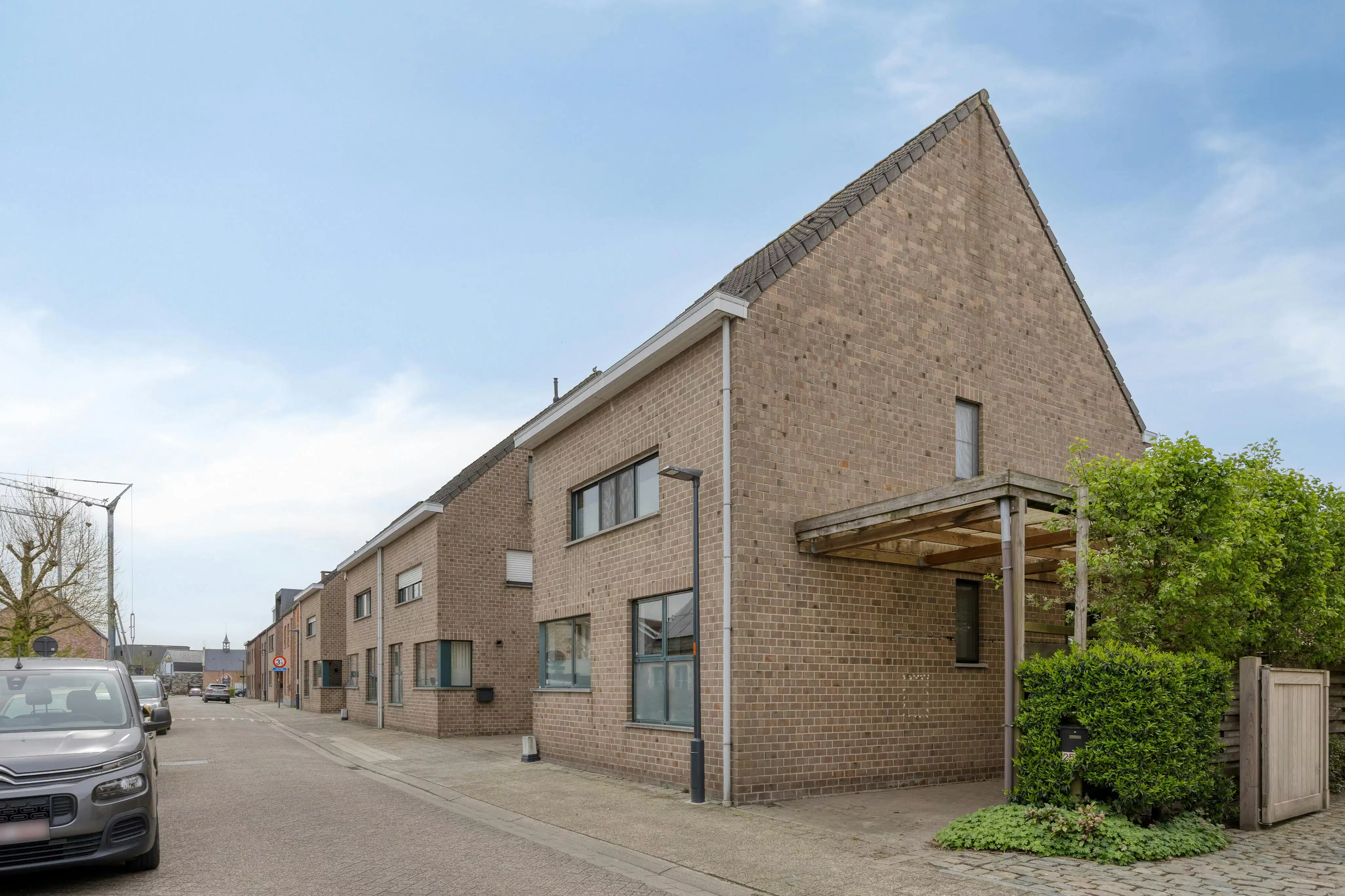 Instapklare woning met 4 slaapkamers te koop in Loenhout! foto 3