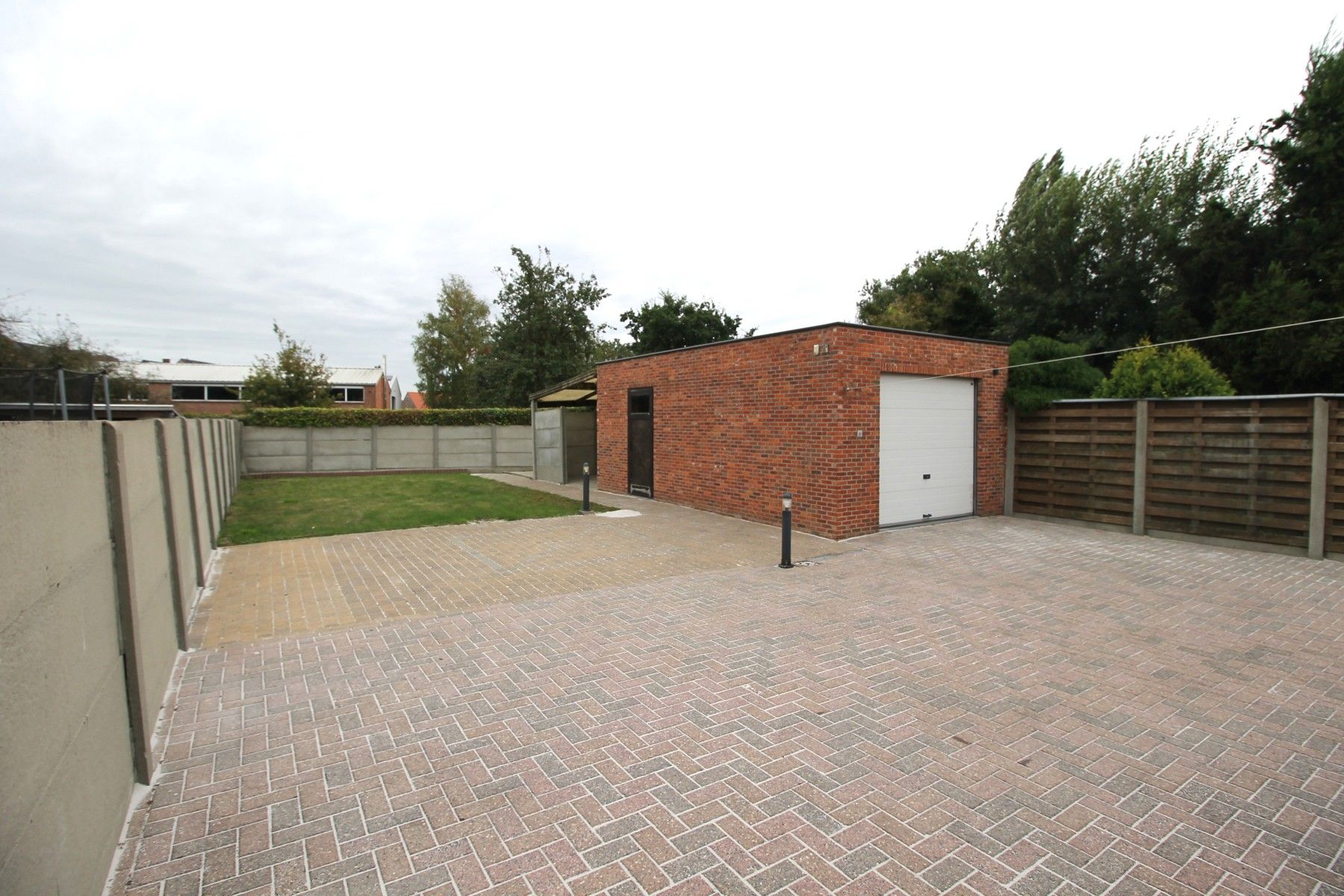 Een woning met 3 slaapkamers, garage en tuin vlakbij het centrum van Merksplas. foto 21